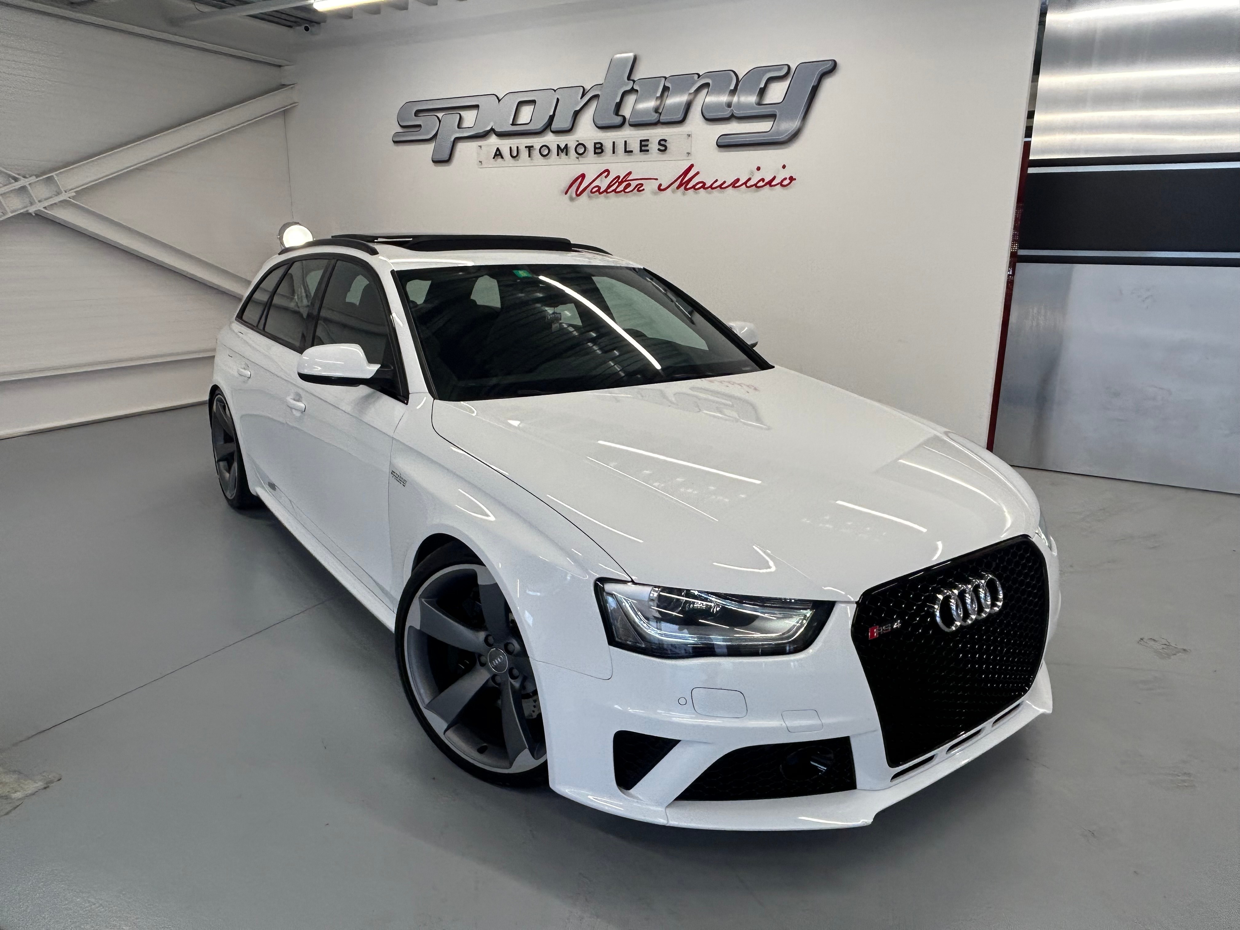 AUDI RS4 Avant 4.2 FSI V8 quattro S-tronic