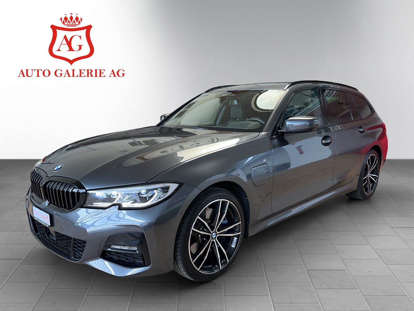 BMW 330e x DriveTouring M Sport Steptronic