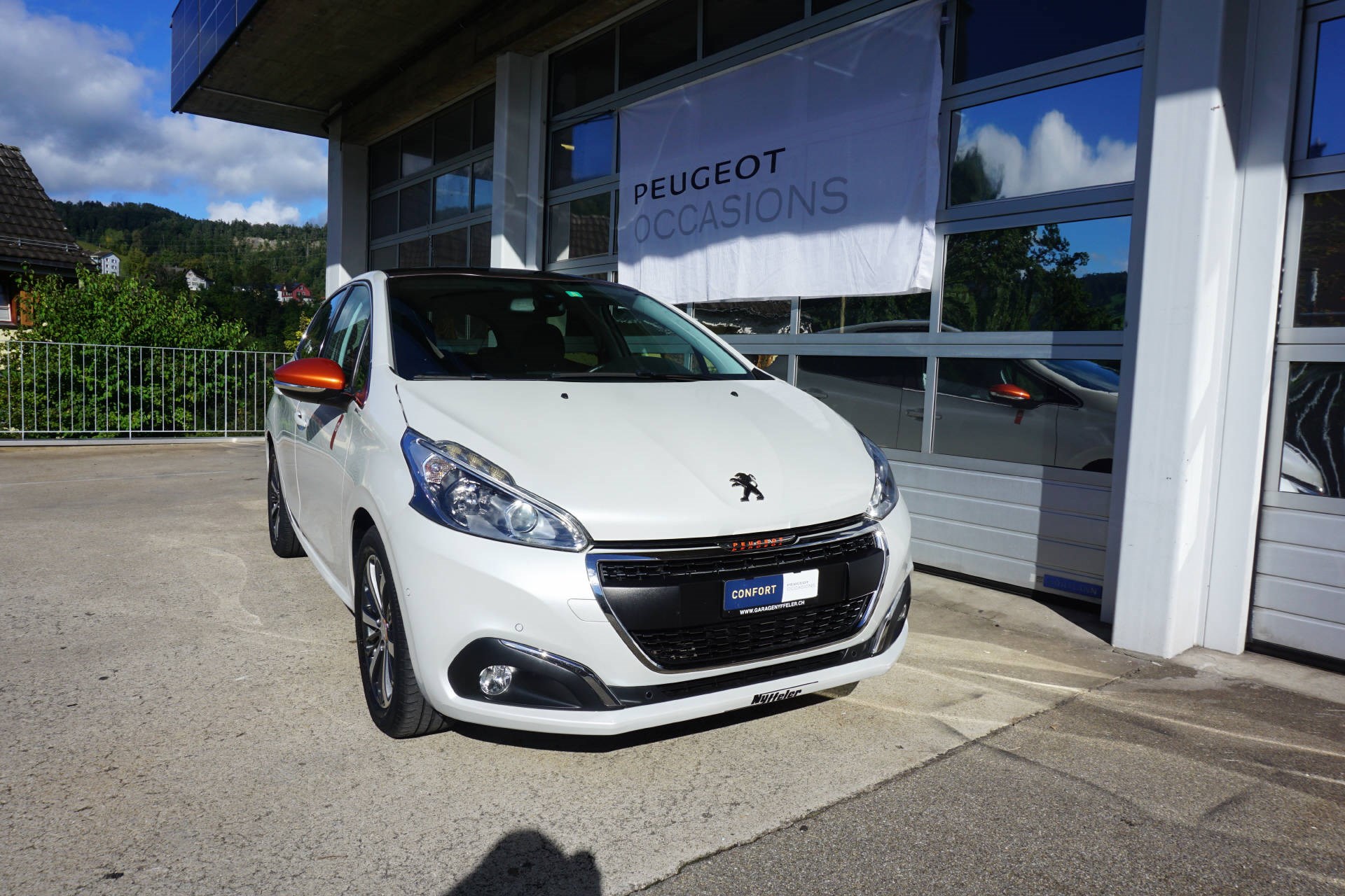 PEUGEOT 208 1.2 PureTech Roland Garros S/S