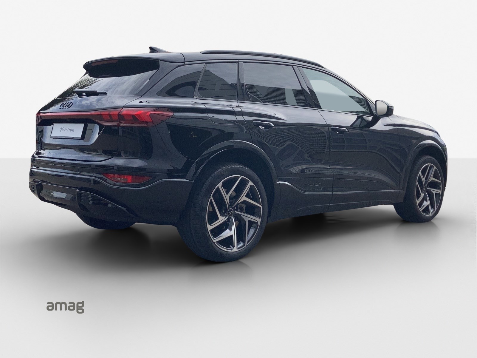 AUDI Q6 e-tron quattro