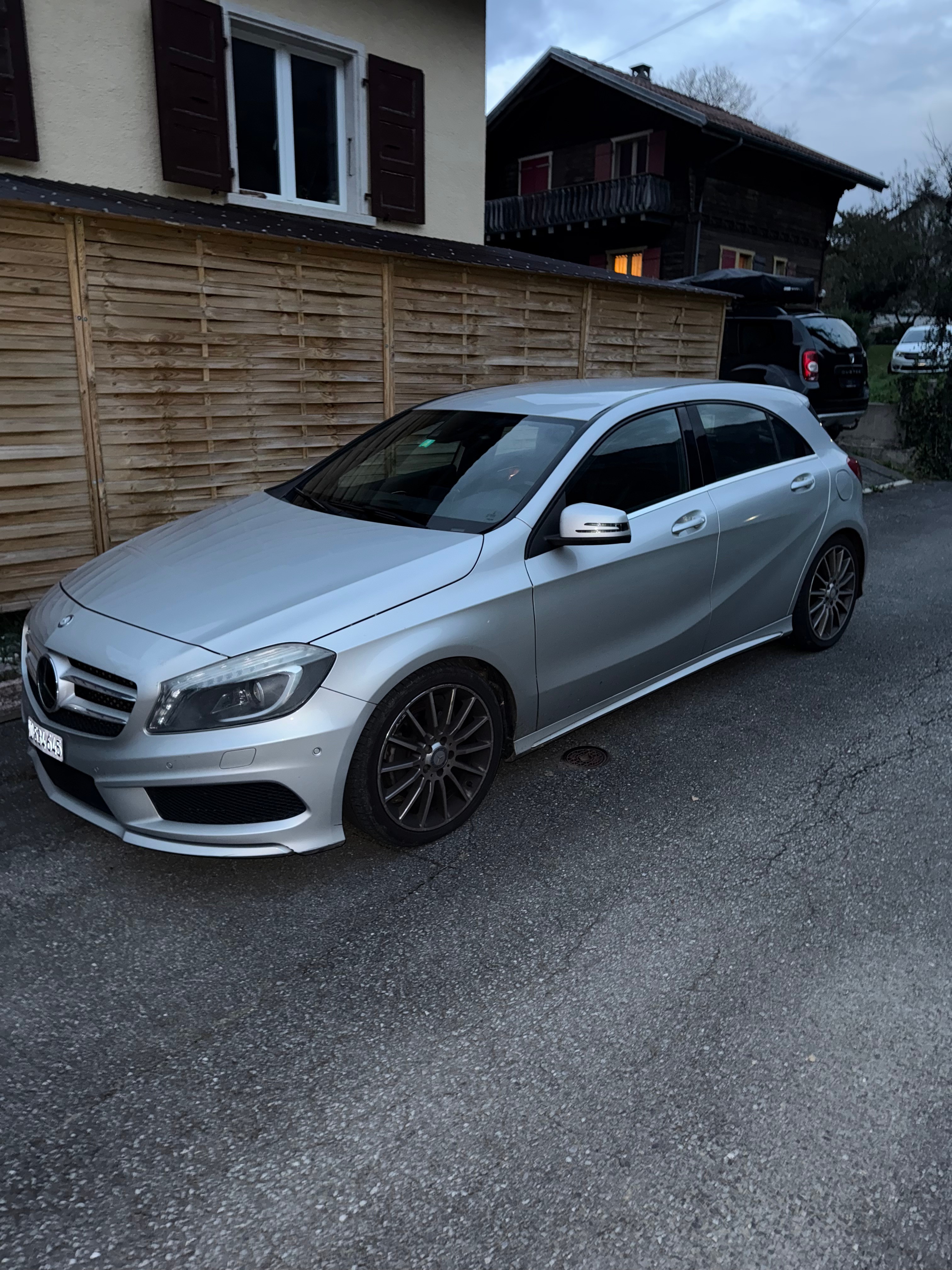 MERCEDES-BENZ A 200 AMG Line 7G-DCT