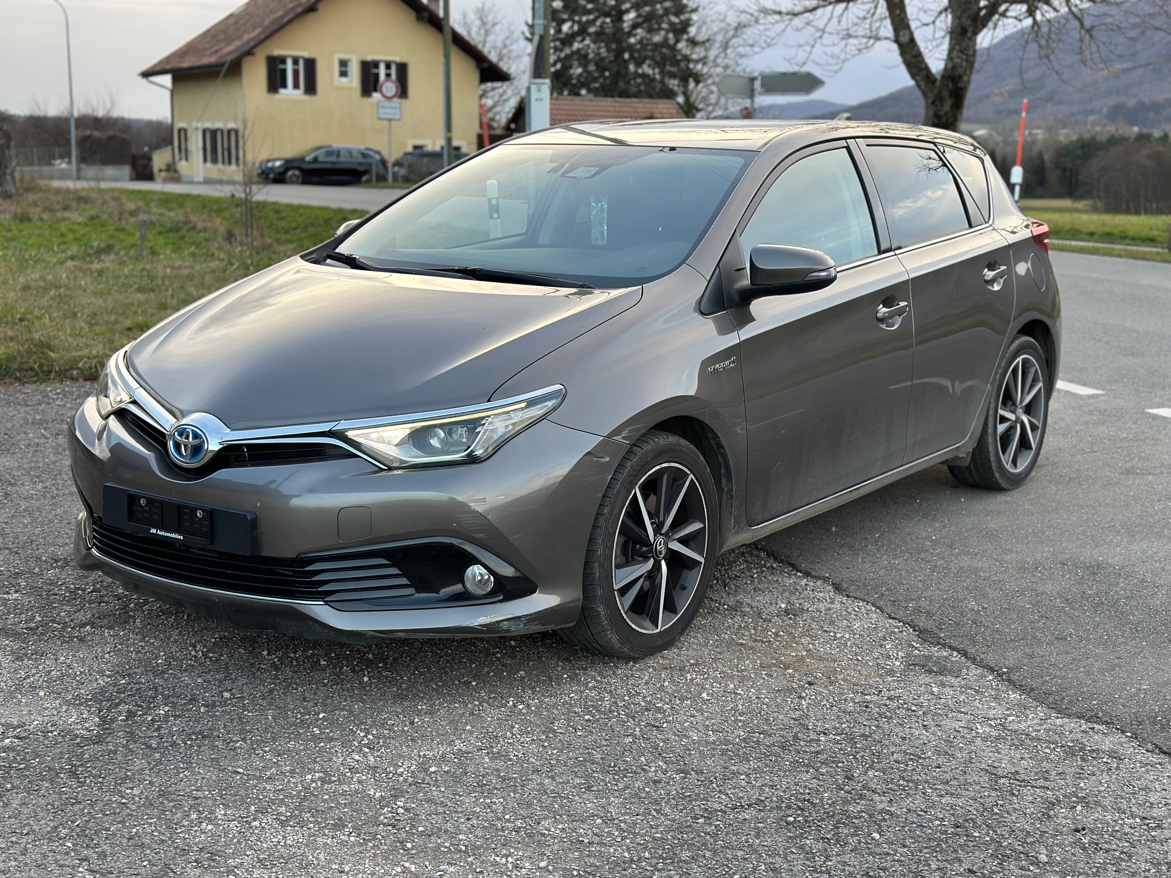 TOYOTA Auris 1.8 HSD Trend e-CVT