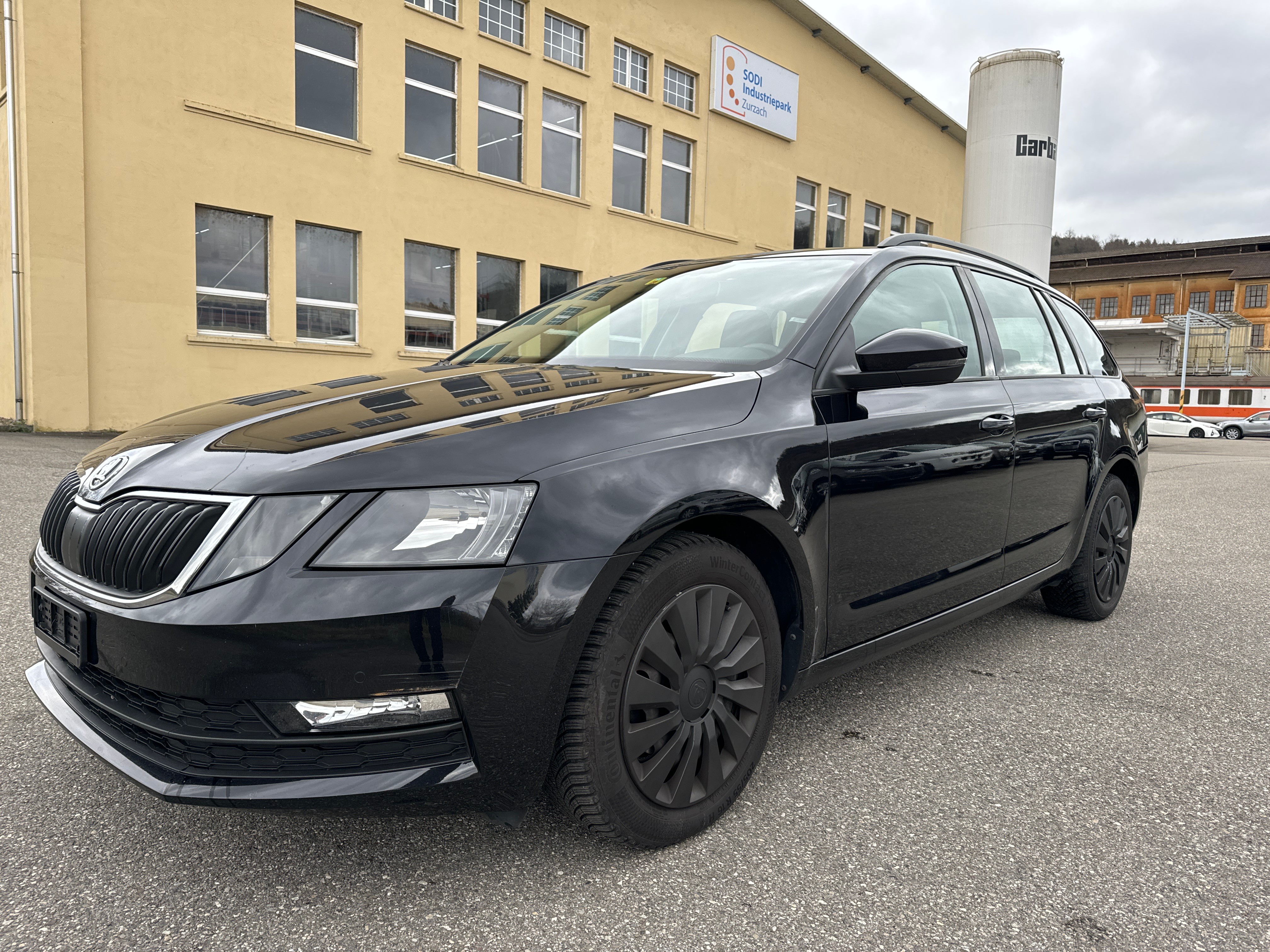 SKODA Octavia Combi 2.0 TDI Swiss Line 25