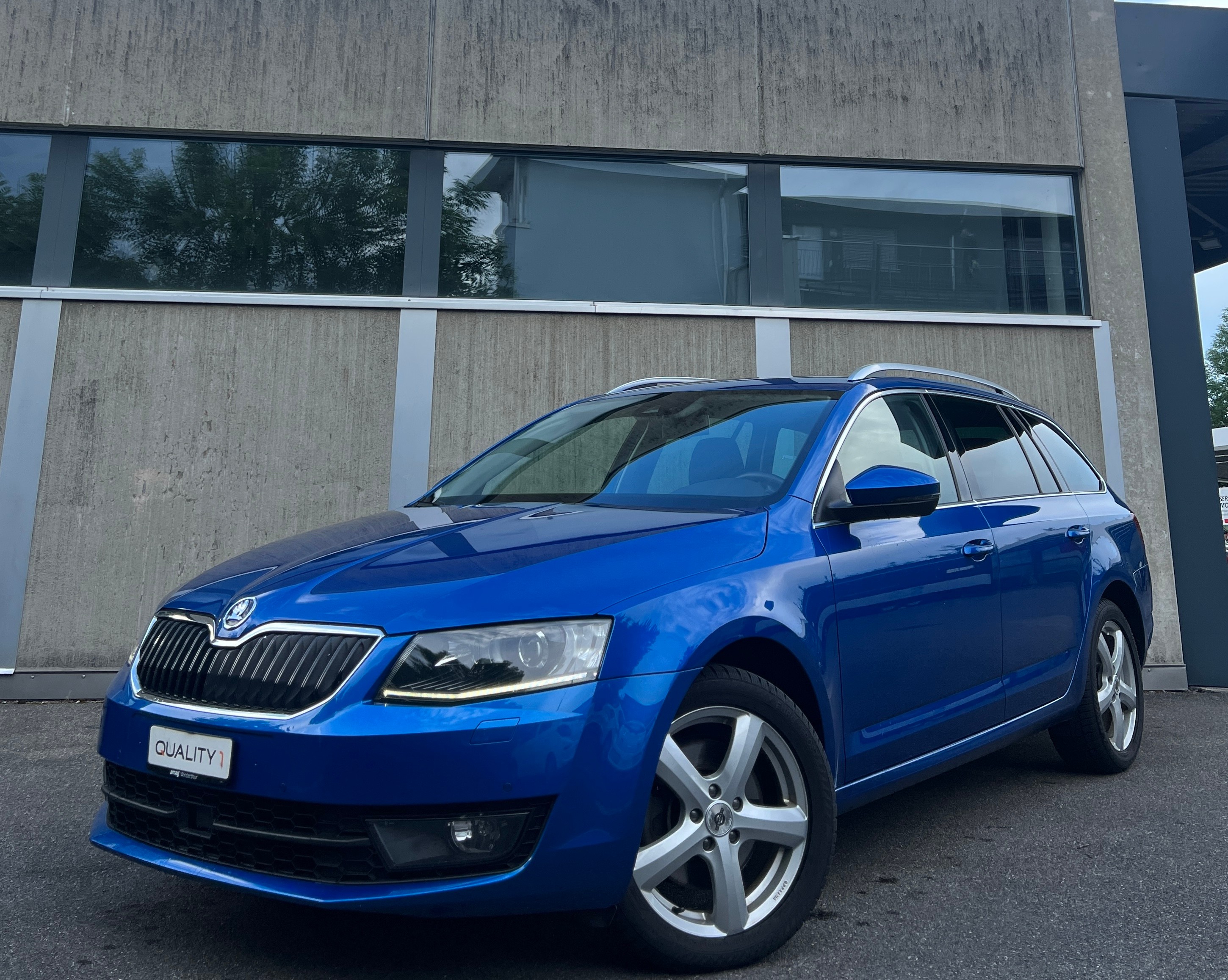 SKODA Octavia Combi 2.0 TDI Elegance 4x4 DSG