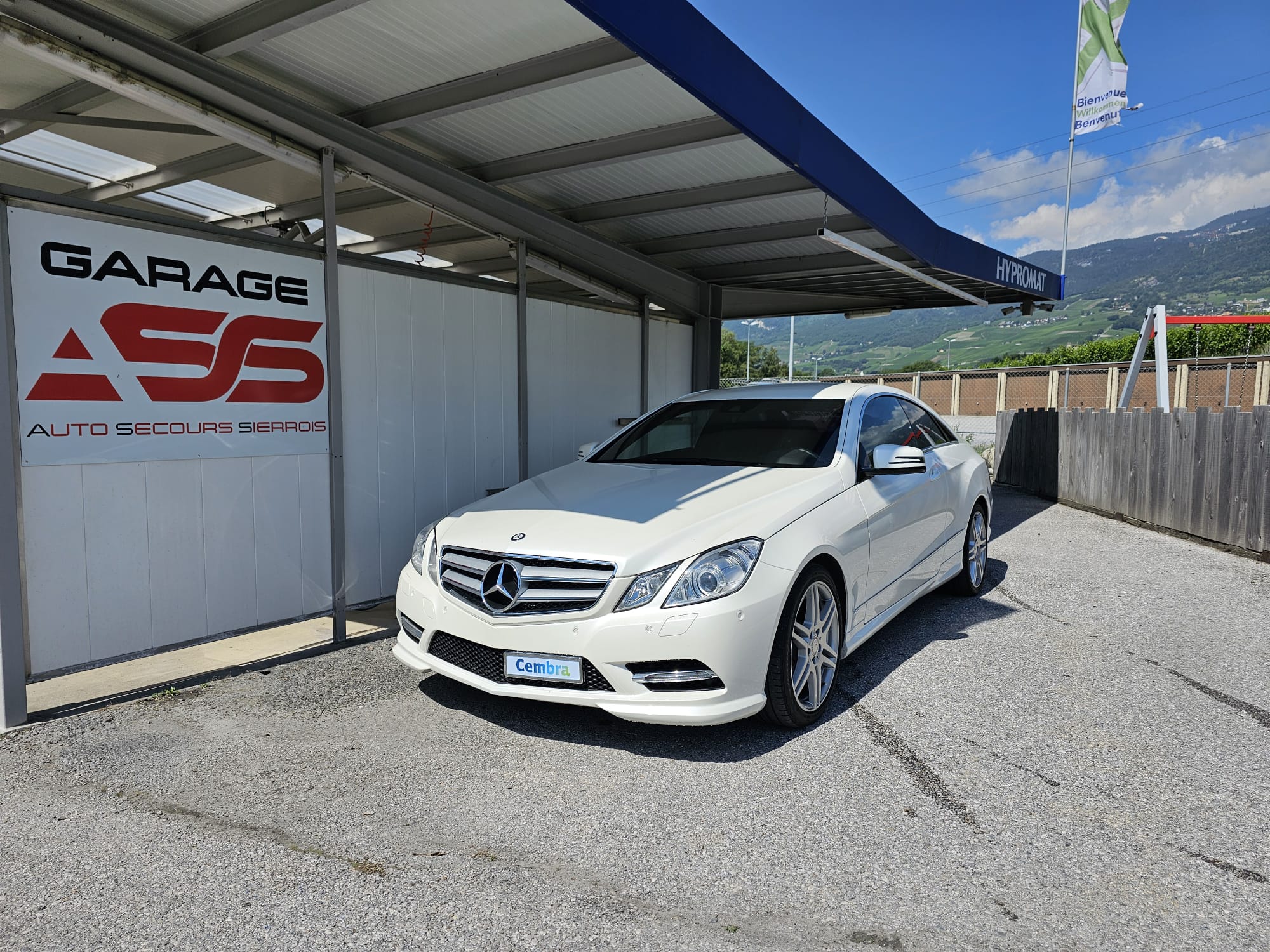 MERCEDES-BENZ E 200 CGI BlueEfficiency