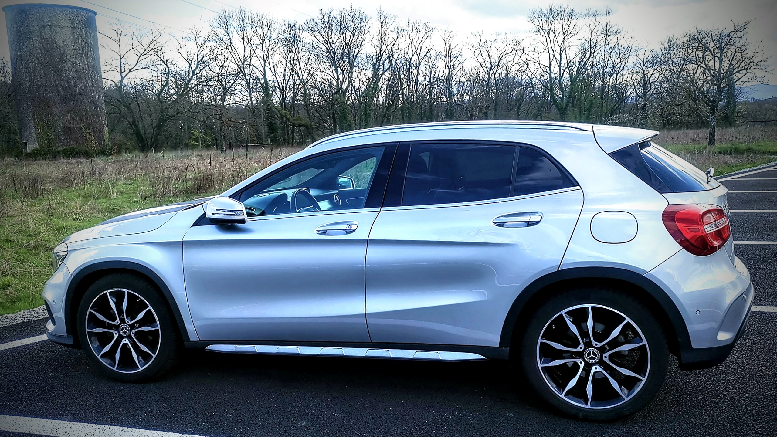 MERCEDES-BENZ GLA 200 AMG Line 7G-DCT