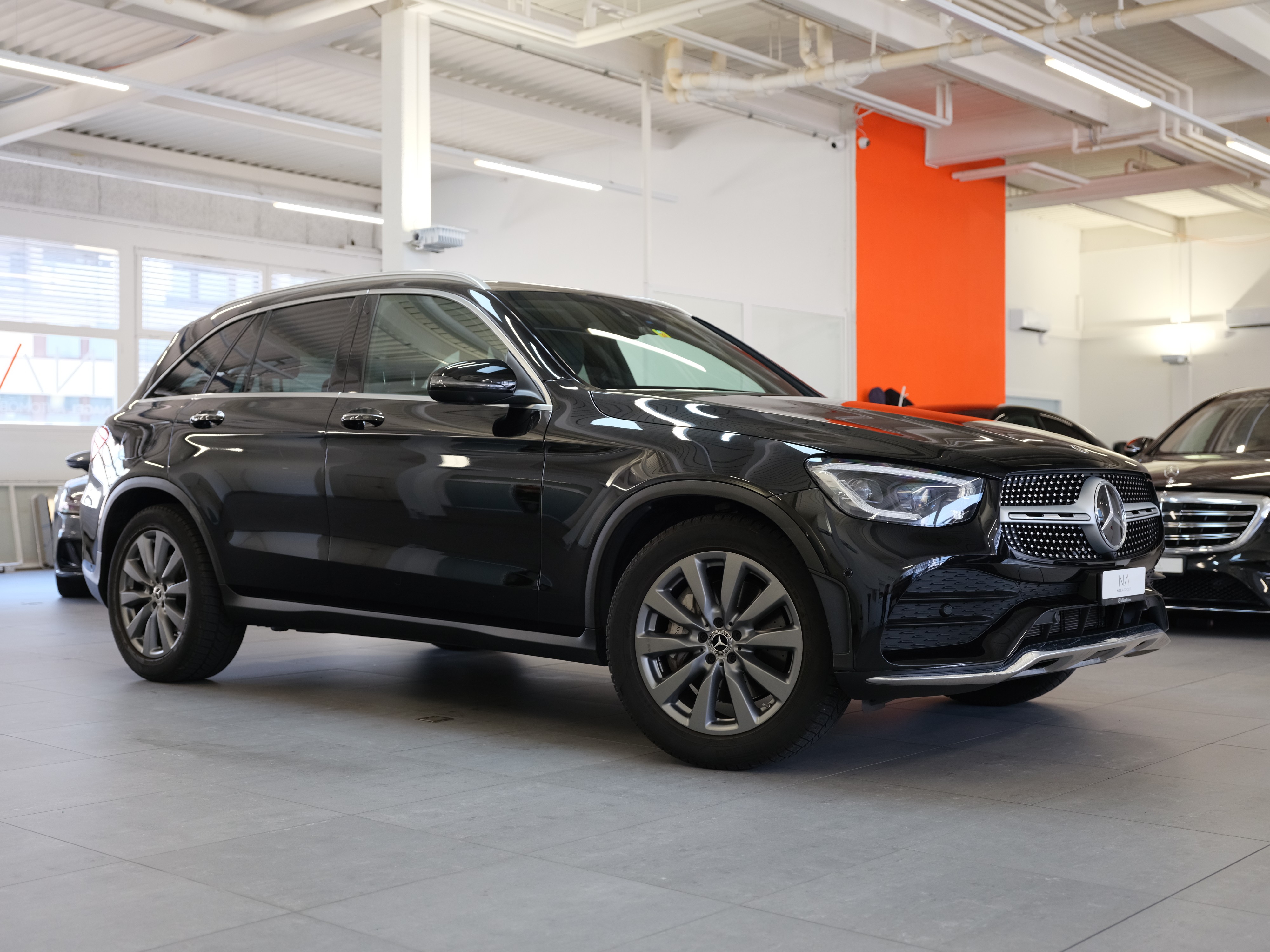 MERCEDES-BENZ GLC 200 AMG Line 4Matic 9G-Tronic