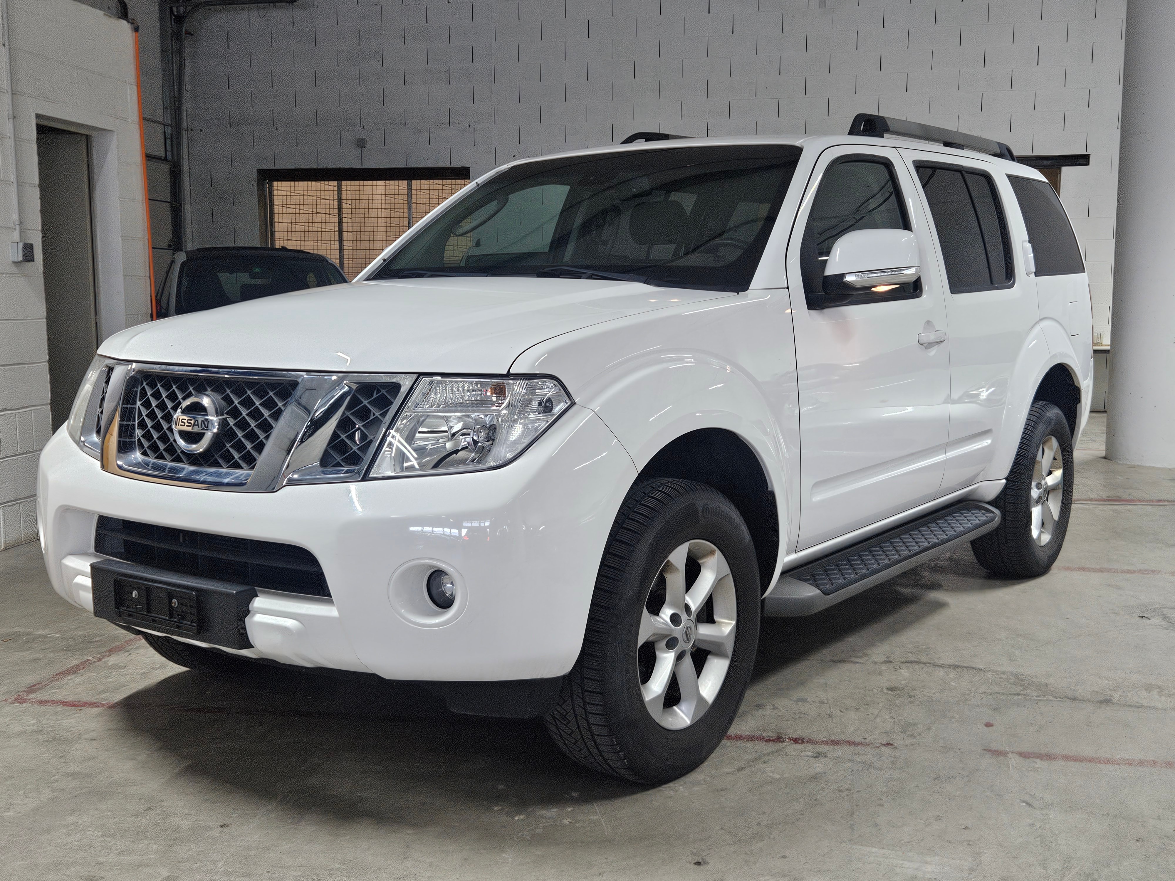 NISSAN Pathfinder 2.5 dCi SE Automatic