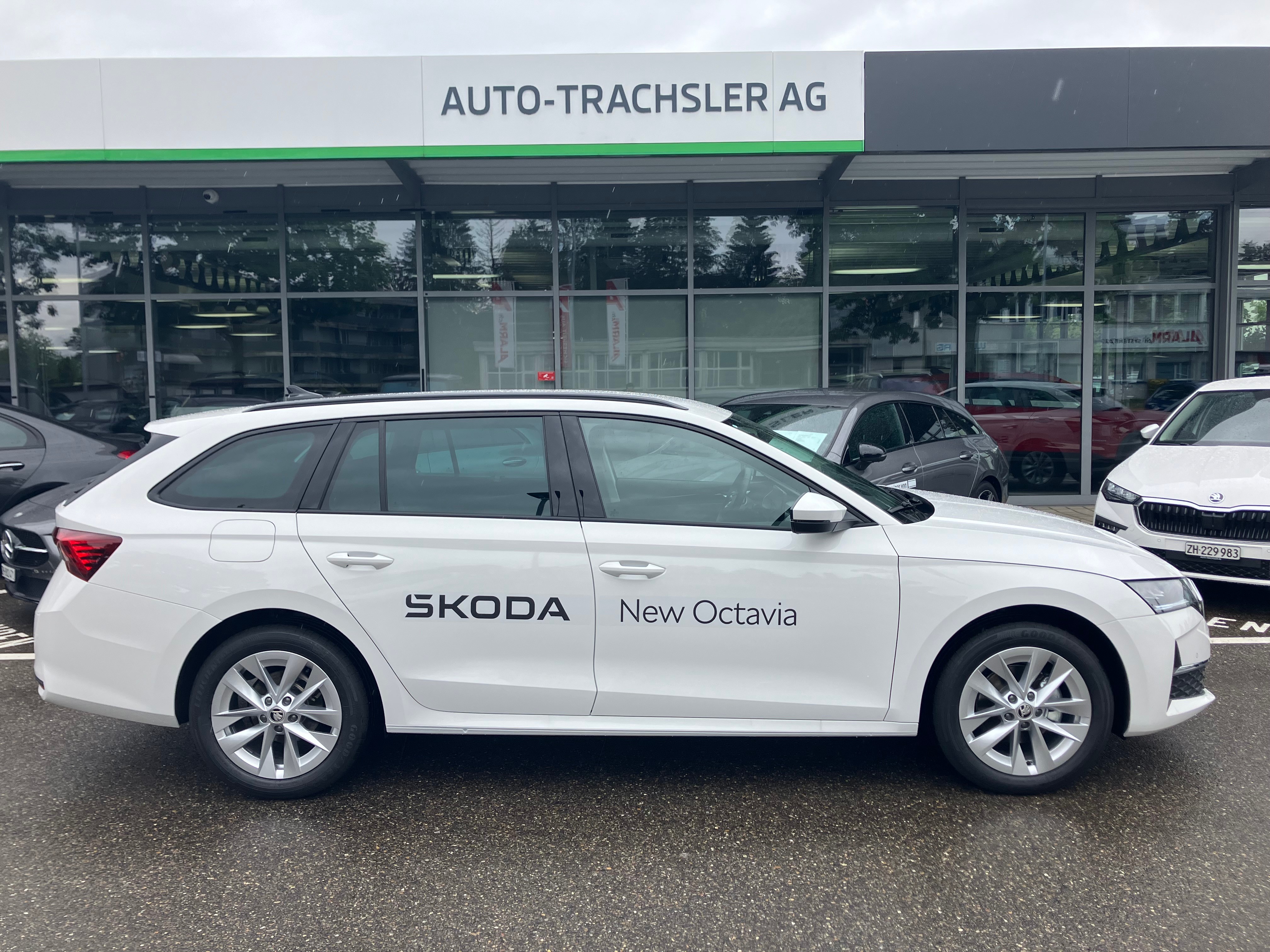 SKODA Octavia Combi 2.0 TDI DSG Selection