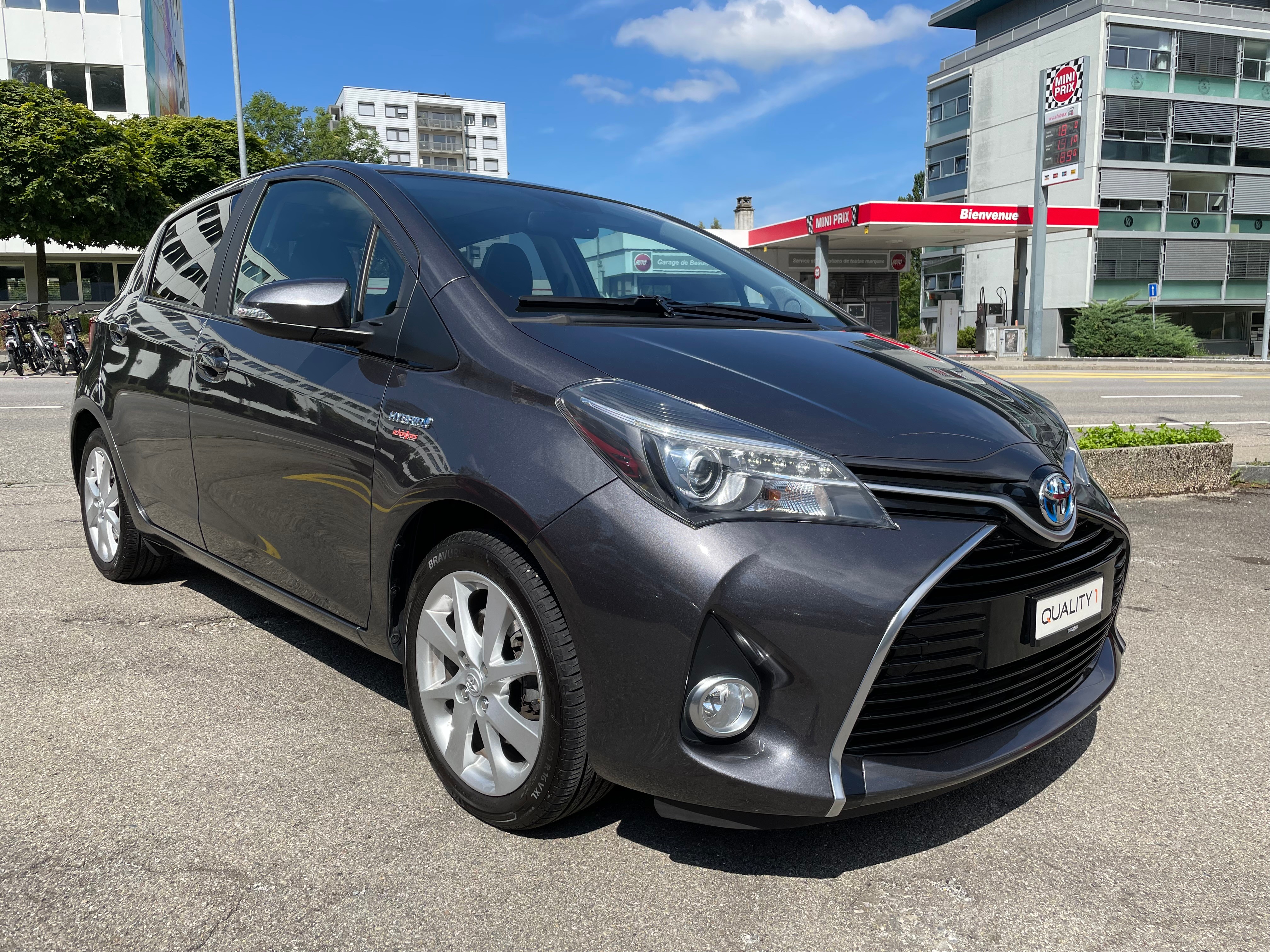 TOYOTA Yaris 1.5 VVT-i Hybrid Trend e-CVT