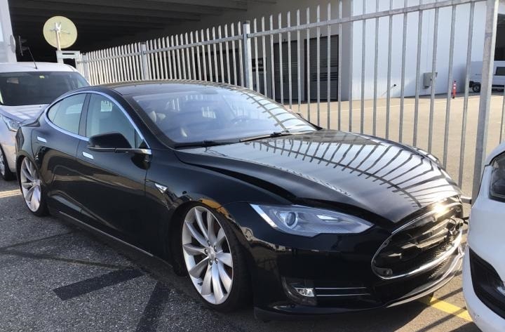 TESLA Model S 85 Signature Performance 85