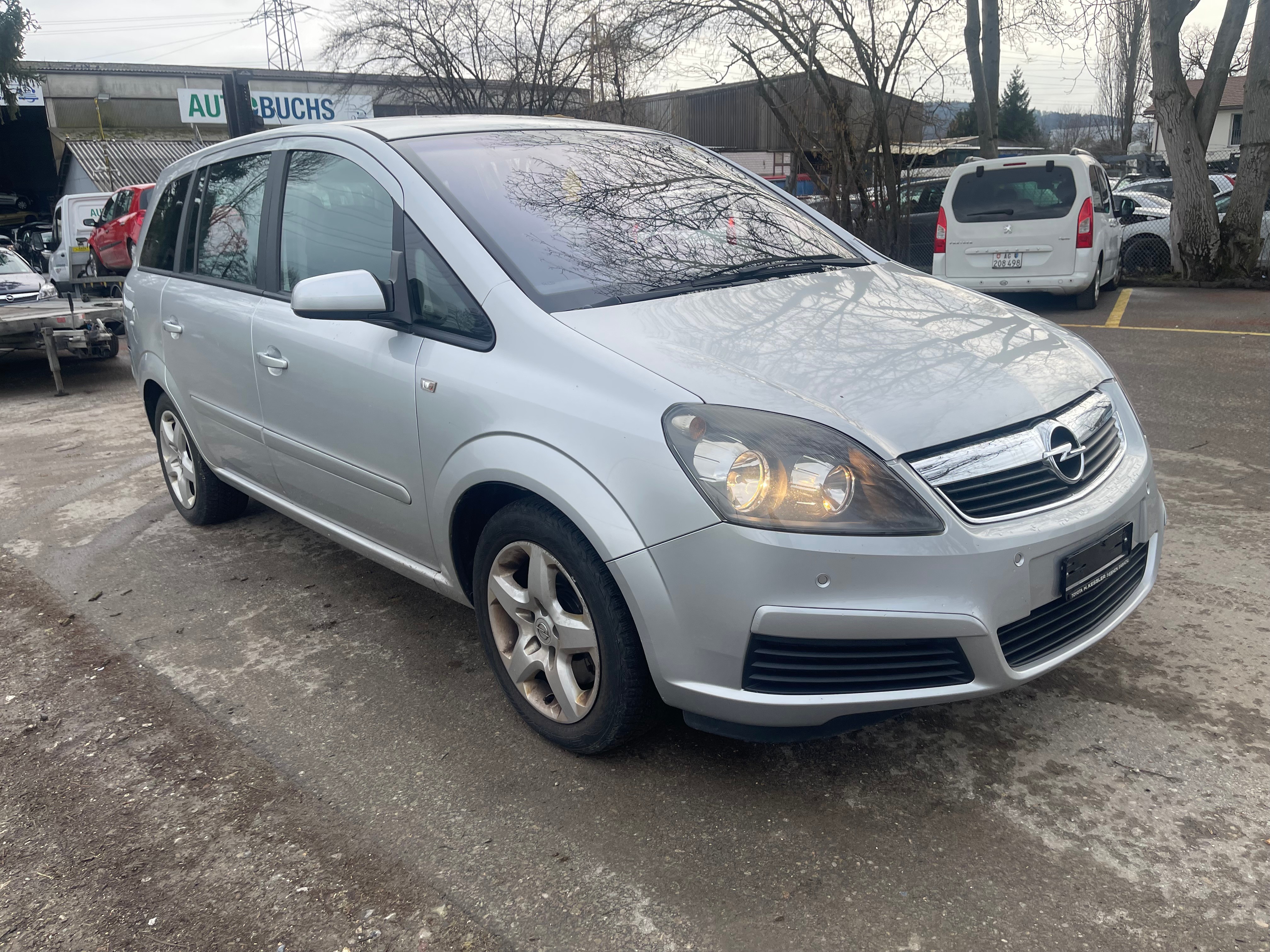 OPEL Zafira 2.2i 16V Sport