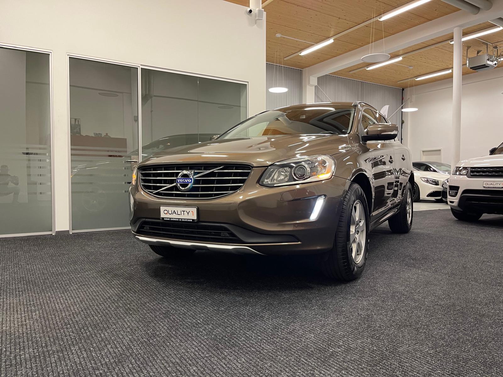 VOLVO XC60 D4 AWD Momentum Geartronic