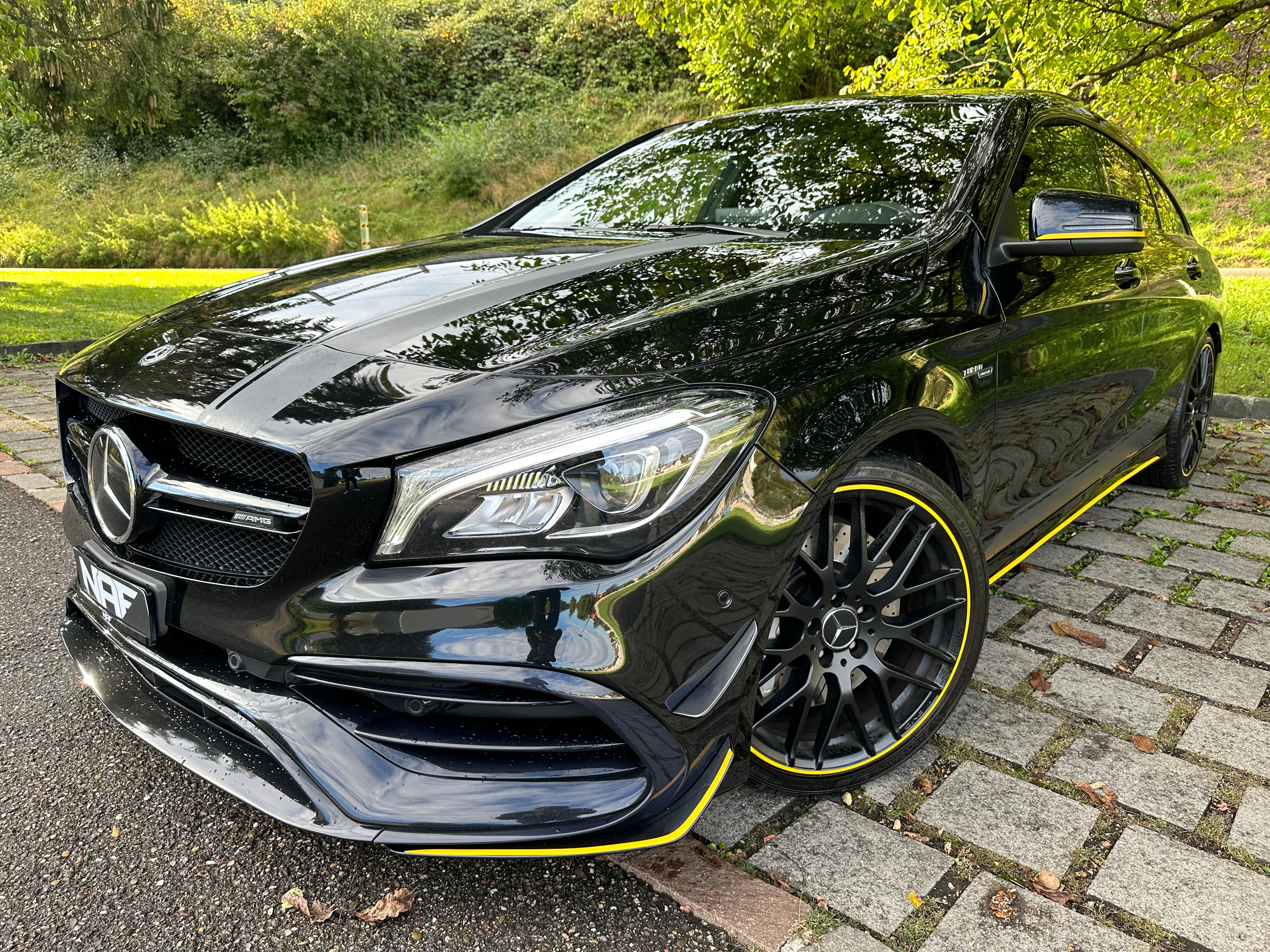 MERCEDES-BENZ CLA Shooting Brake 45 AMG Yellow Night Edition 4Matic Speed.