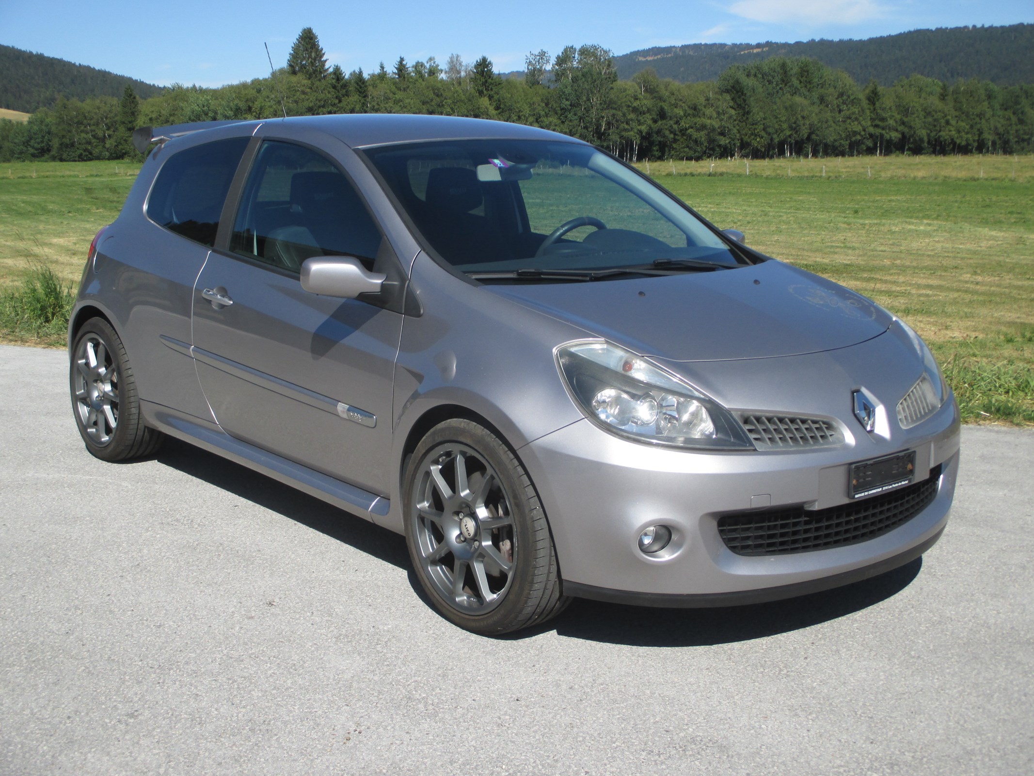 RENAULT Clio 2.0 16V Sport