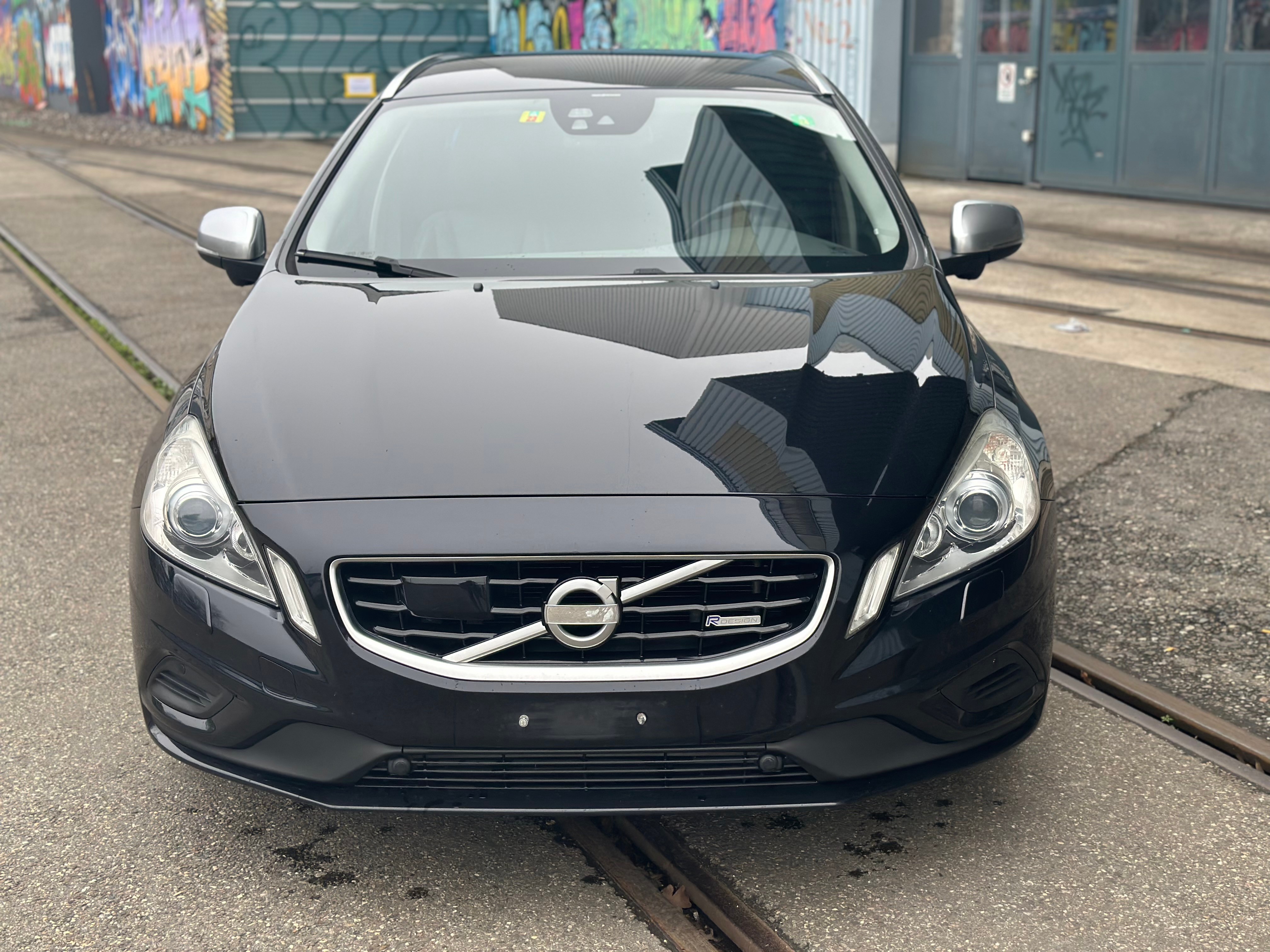 VOLVO V60 D5 AWD R-Design Geartronic