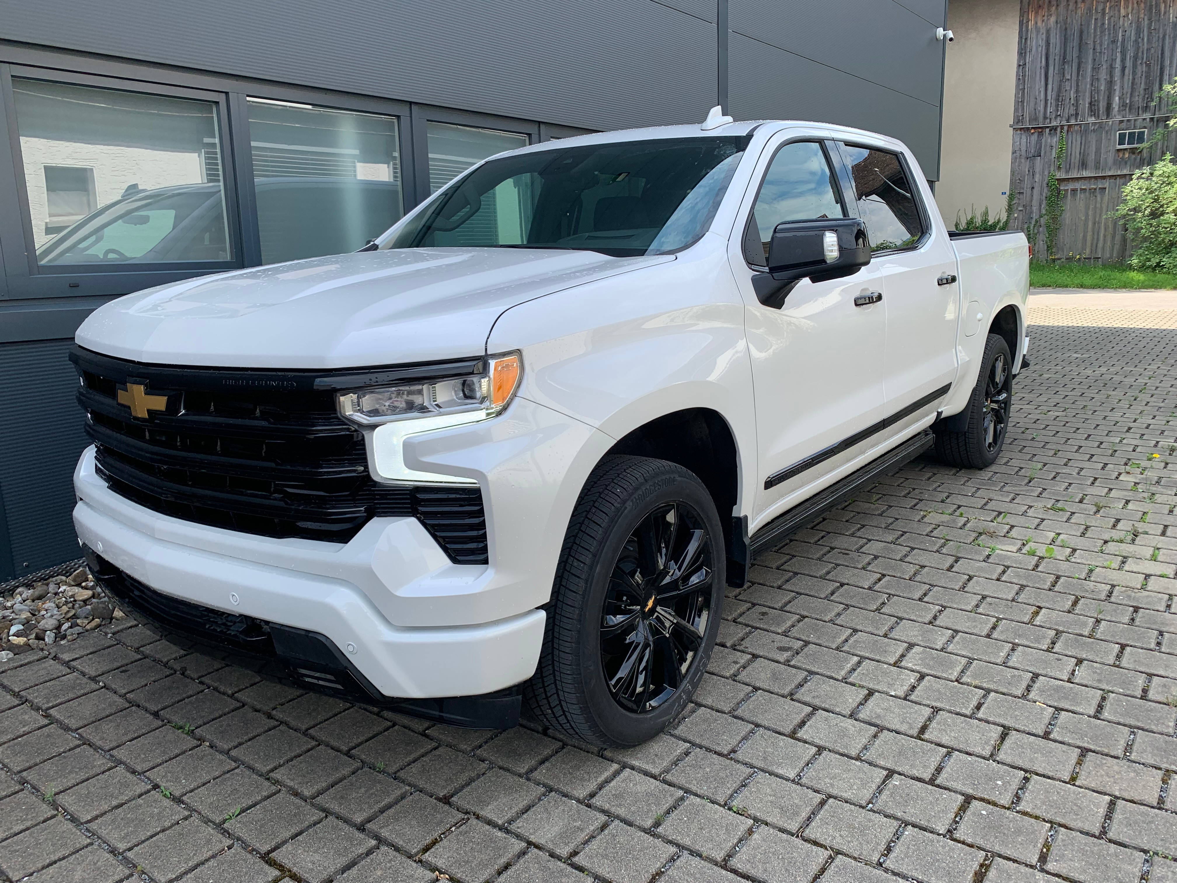 CHEVROLET Silverado Cheyenne High Country 6,2 V8 420 PS Black Edition 4WD