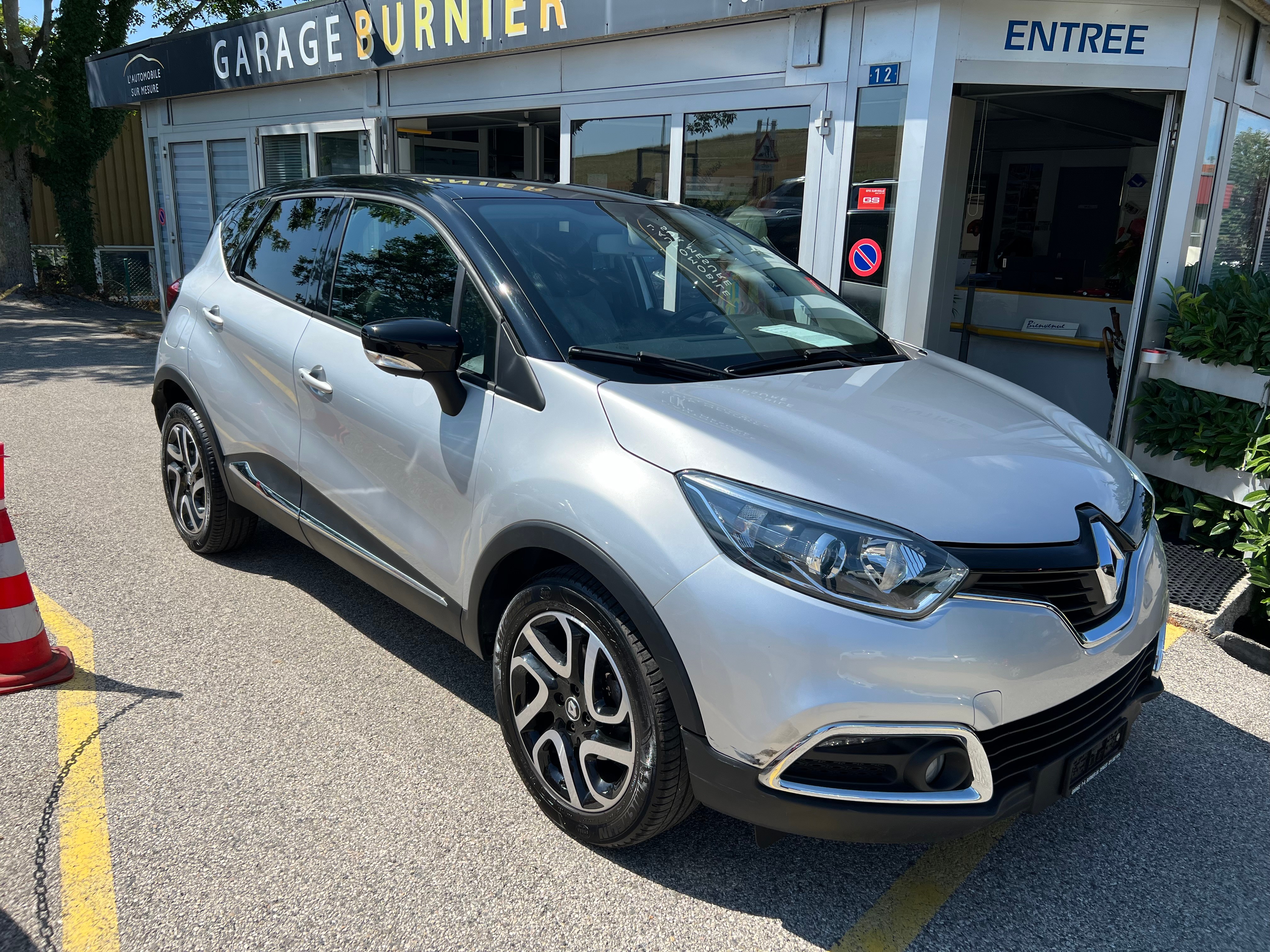 RENAULT Captur 1.2 T 16V Intens EDC