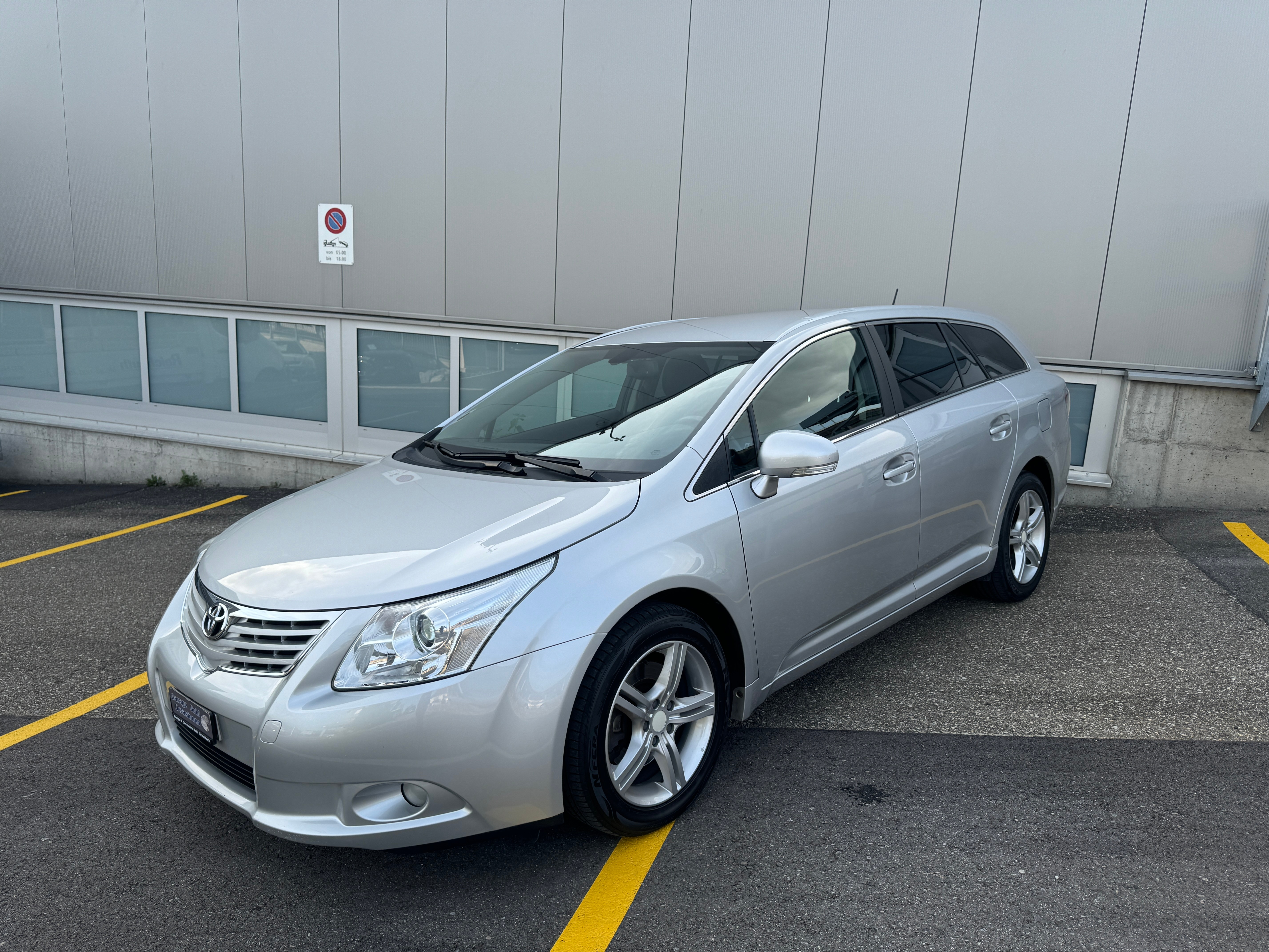 TOYOTA Avensis Sportswagon 2.2D-4D Linea Sol