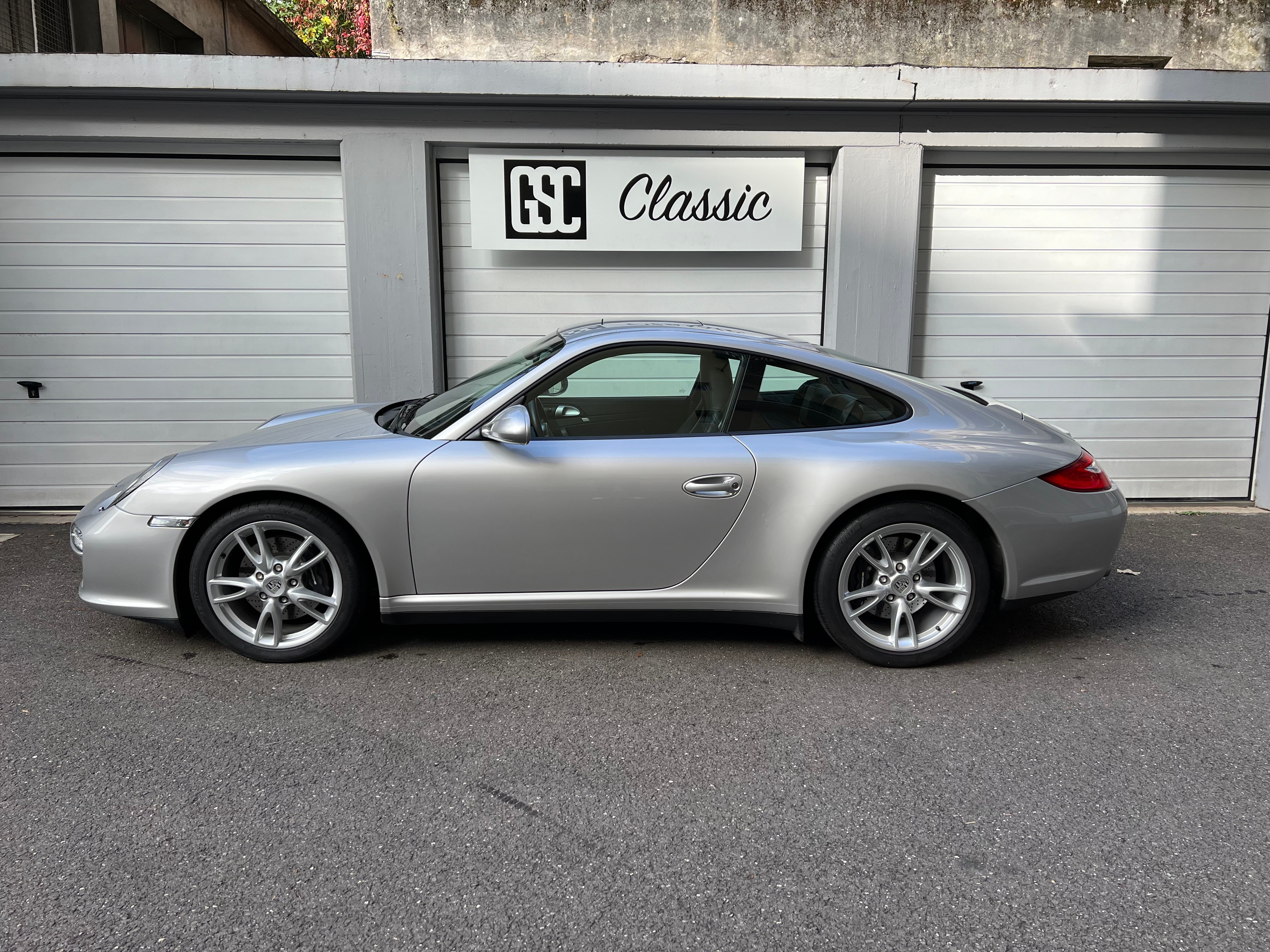 PORSCHE 911 Carrera 4 PDK