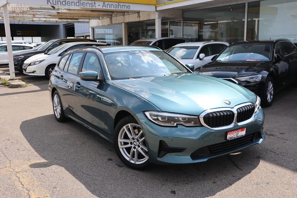 BMW 320d xDrive 48V Touring Steptronic ** mit Voll-Leder Ausstattung ** Viel Extra Ausstattung ** Aus erster Hand **