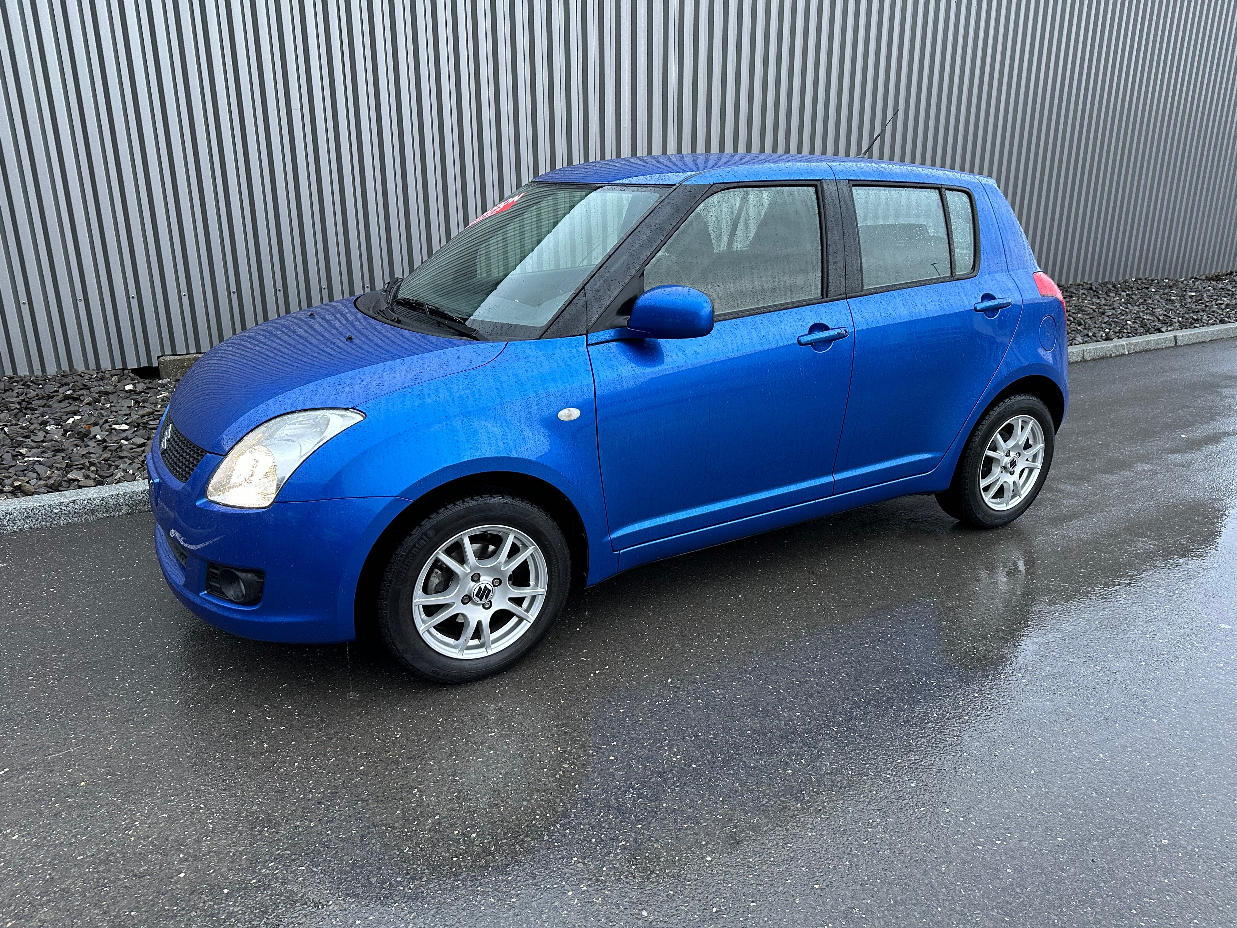 SUZUKI Swift 1.3i 16V GL Top Piz Sulai LE 4x4