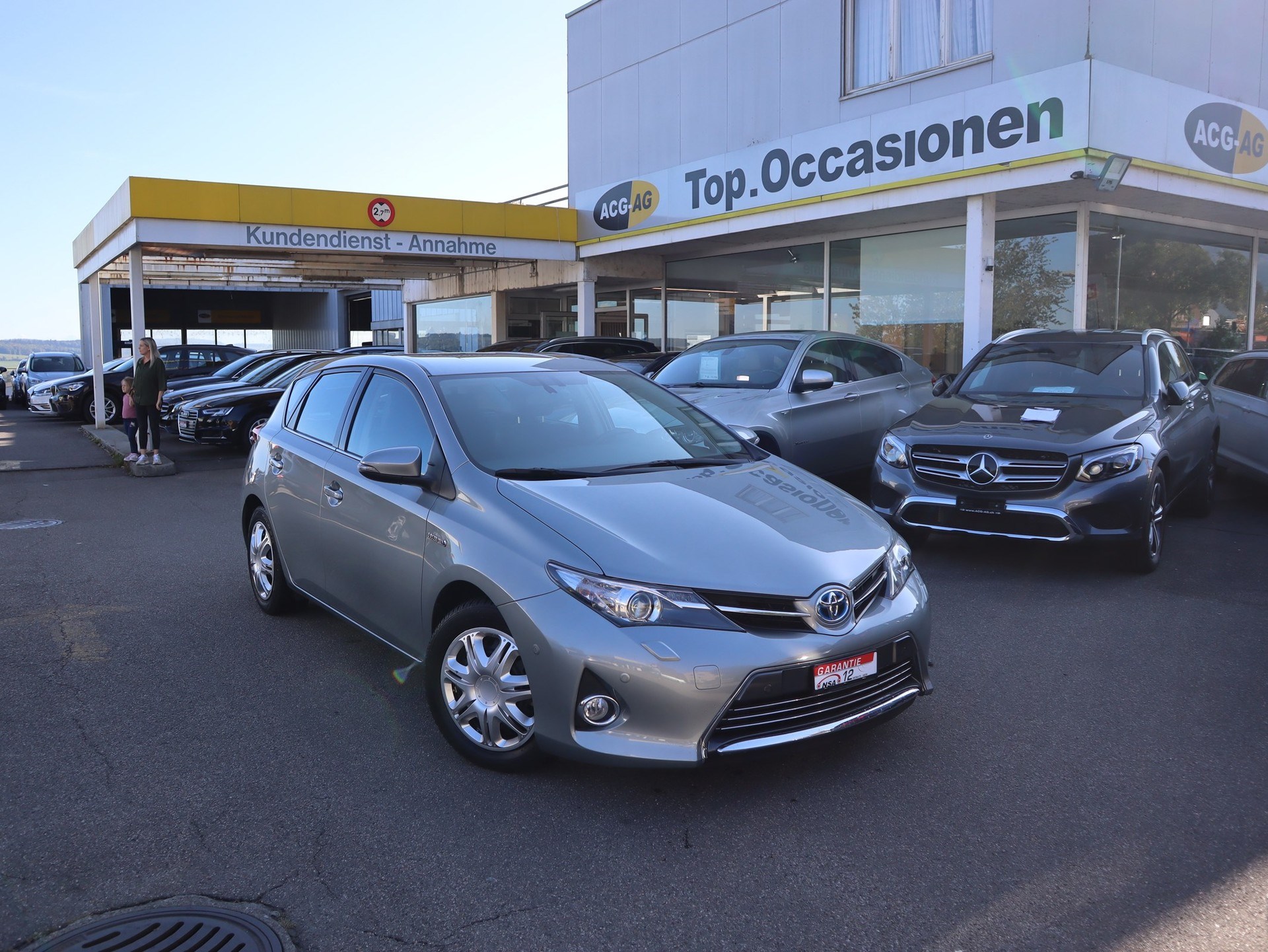 TOYOTA Auris 1.8 16V HSD Linea Sol ** Teil-Leder ** Navi mit RF-Kamera ** PDC **