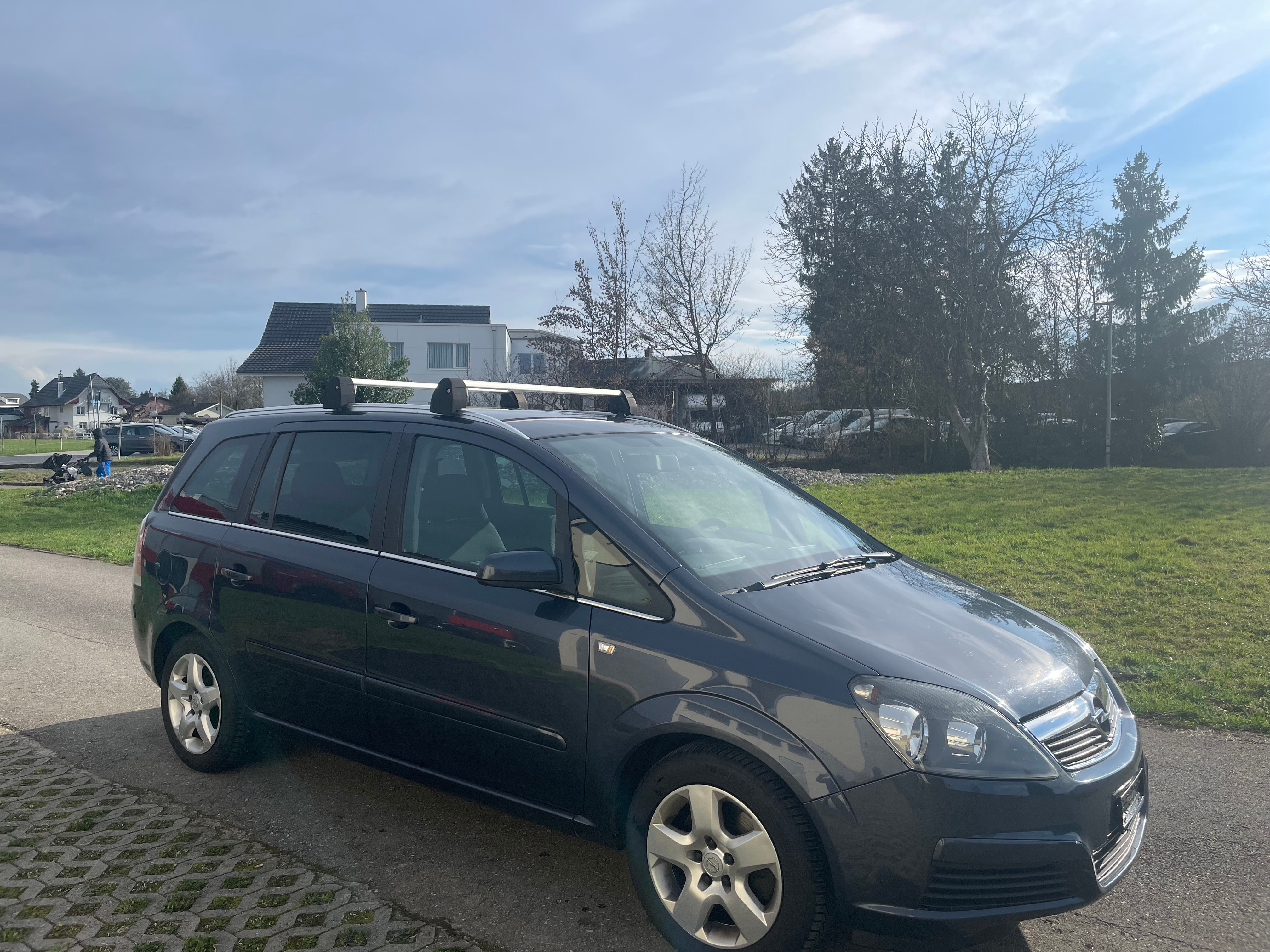 OPEL Zafira 2.2i 16V Enjoy