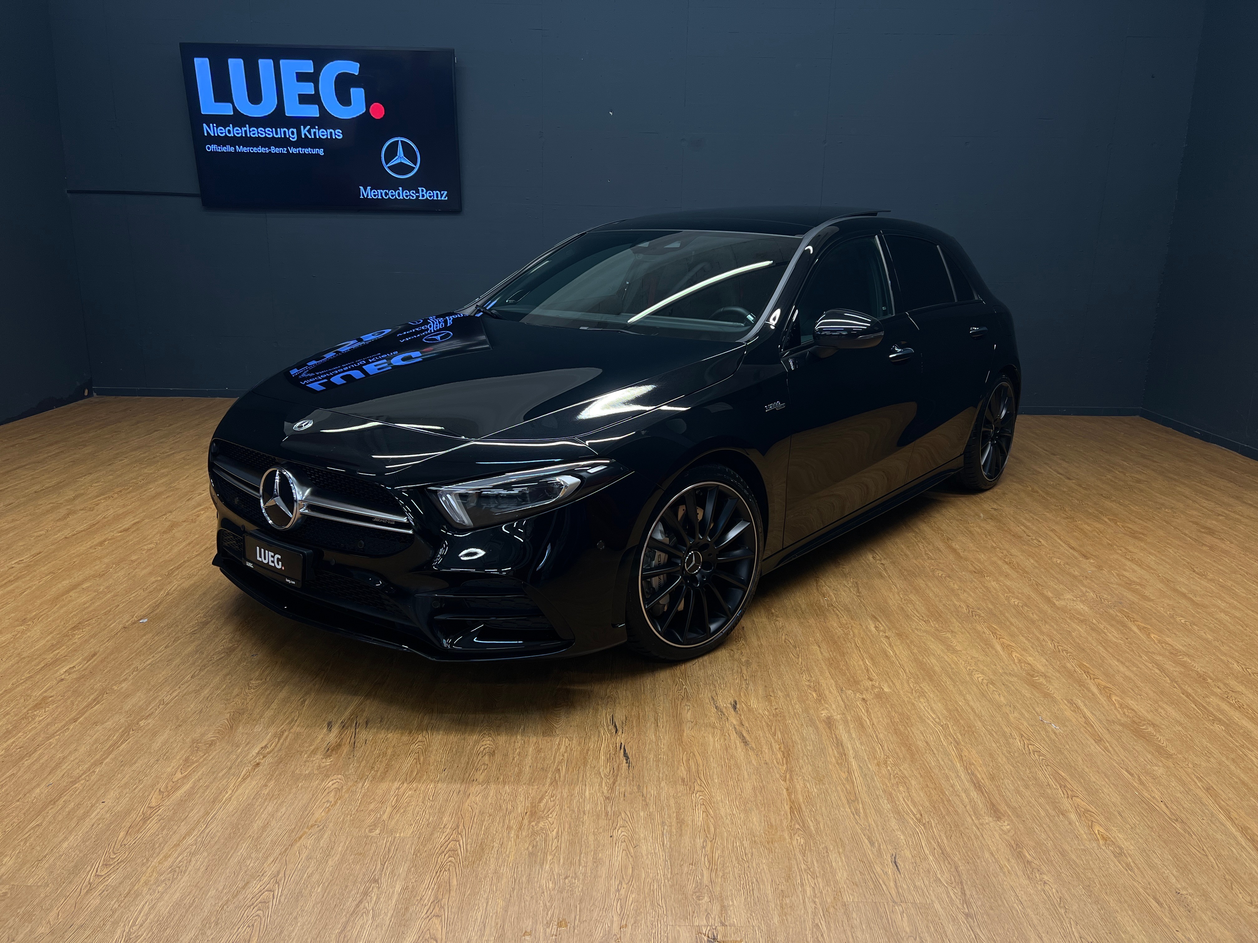 MERCEDES-BENZ A 35 4M - AMG - DISTRONIC / Memory / Rückfahrkamera