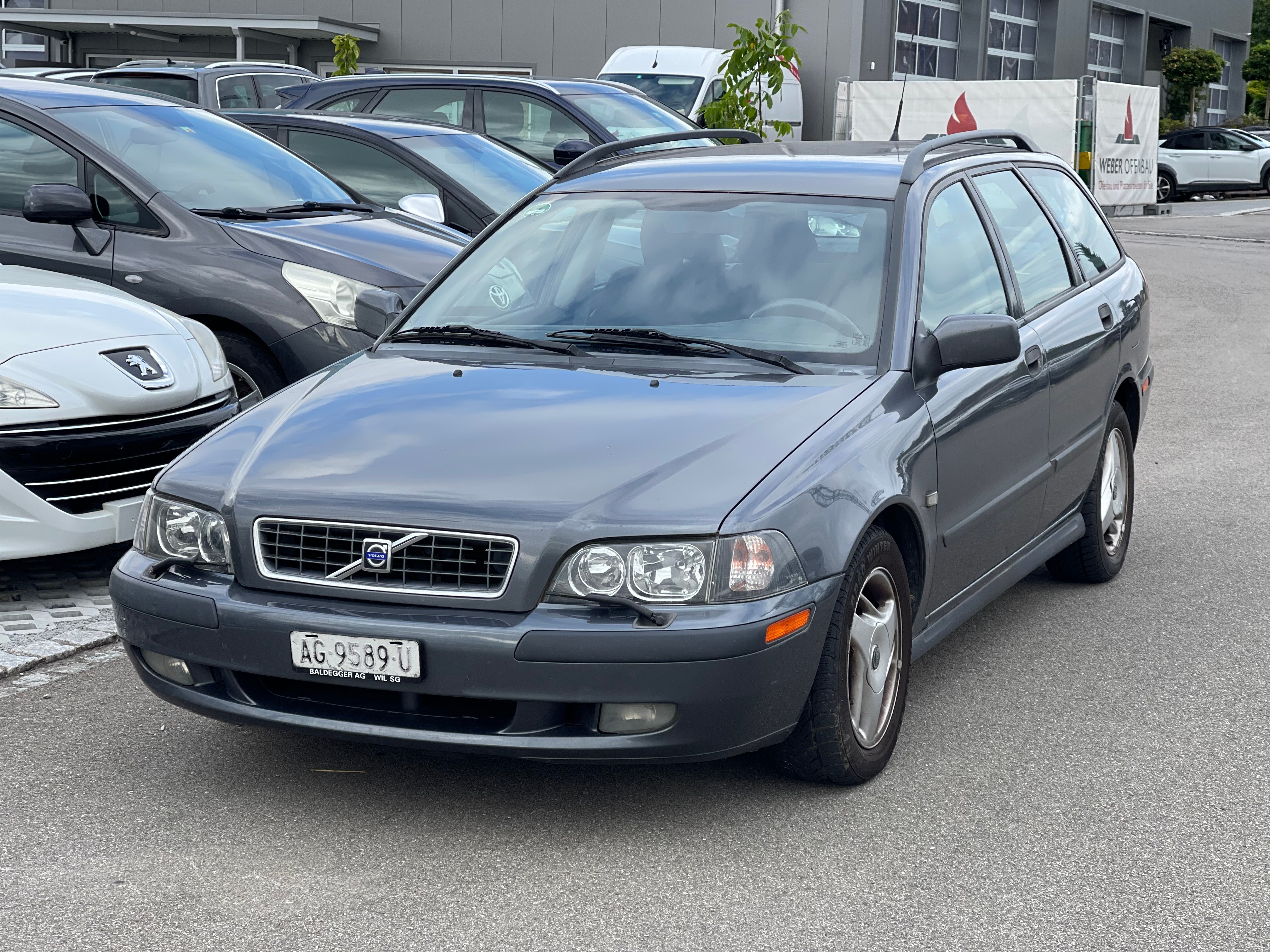 VOLVO V40 2.0T Elegance Edition