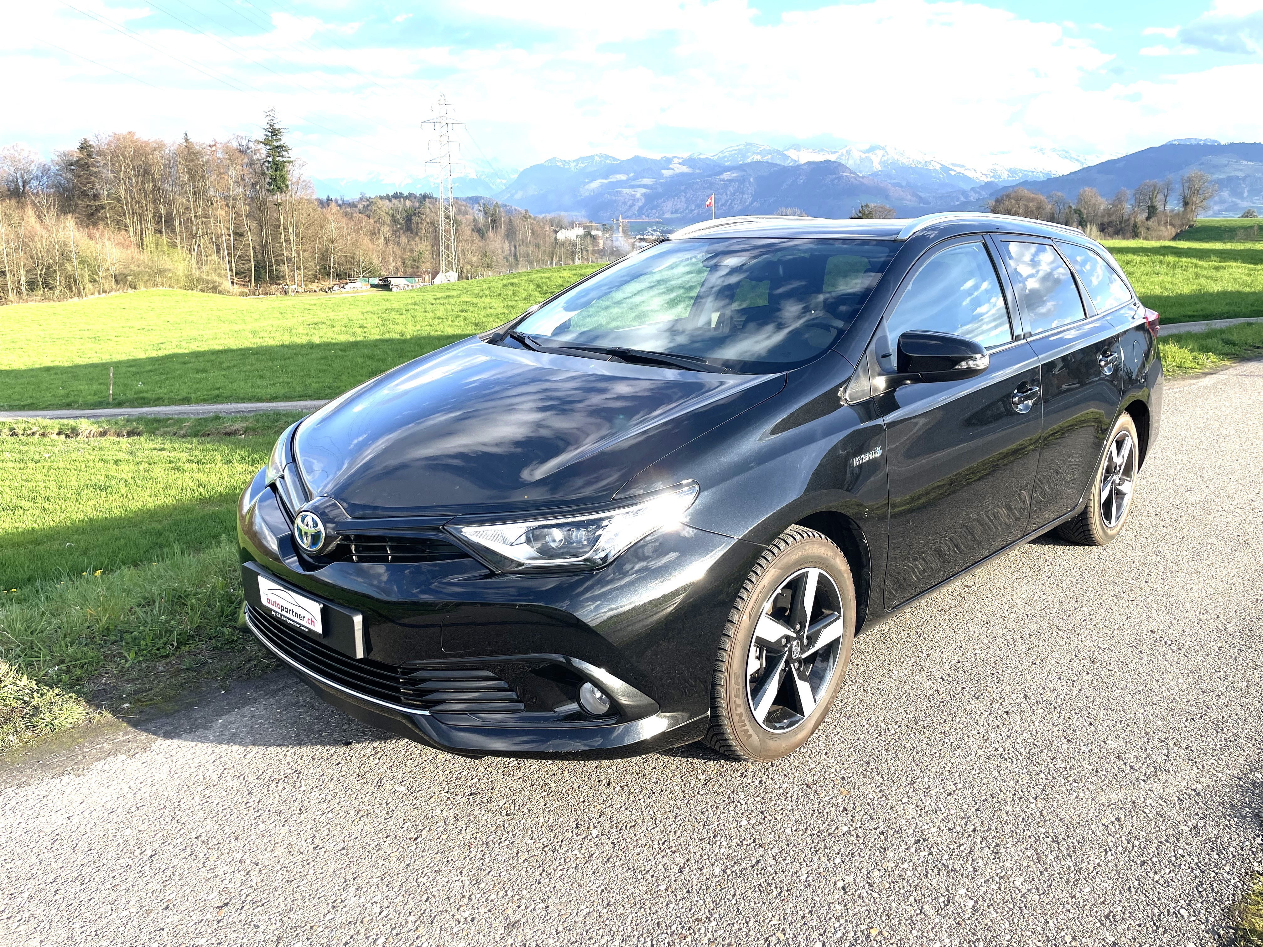 TOYOTA Auris Touring Sports 1.8 HSD Trend e-CVT