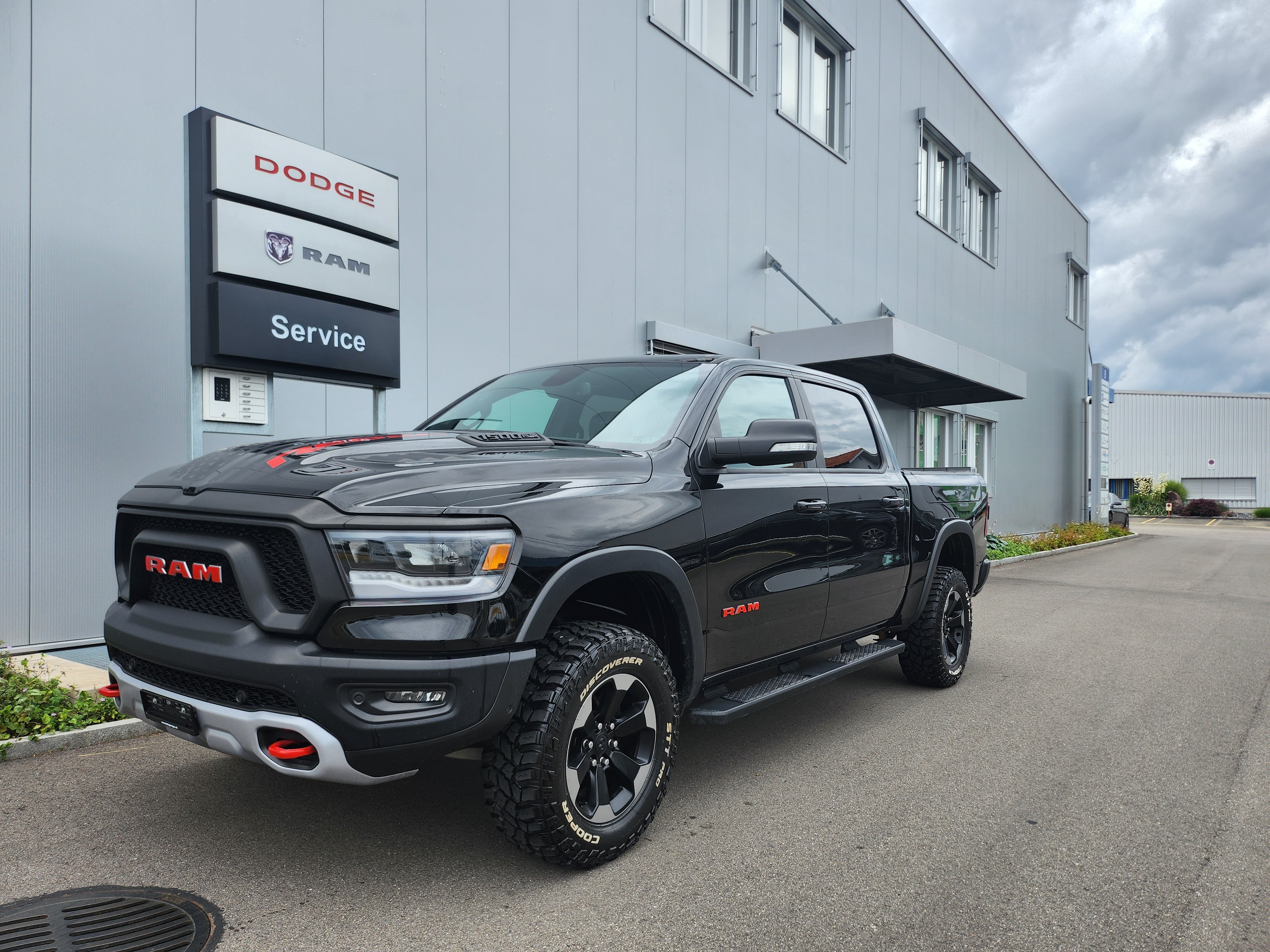 DODGE Ram 1500 5.7 4x4 Crew Cab Rebel