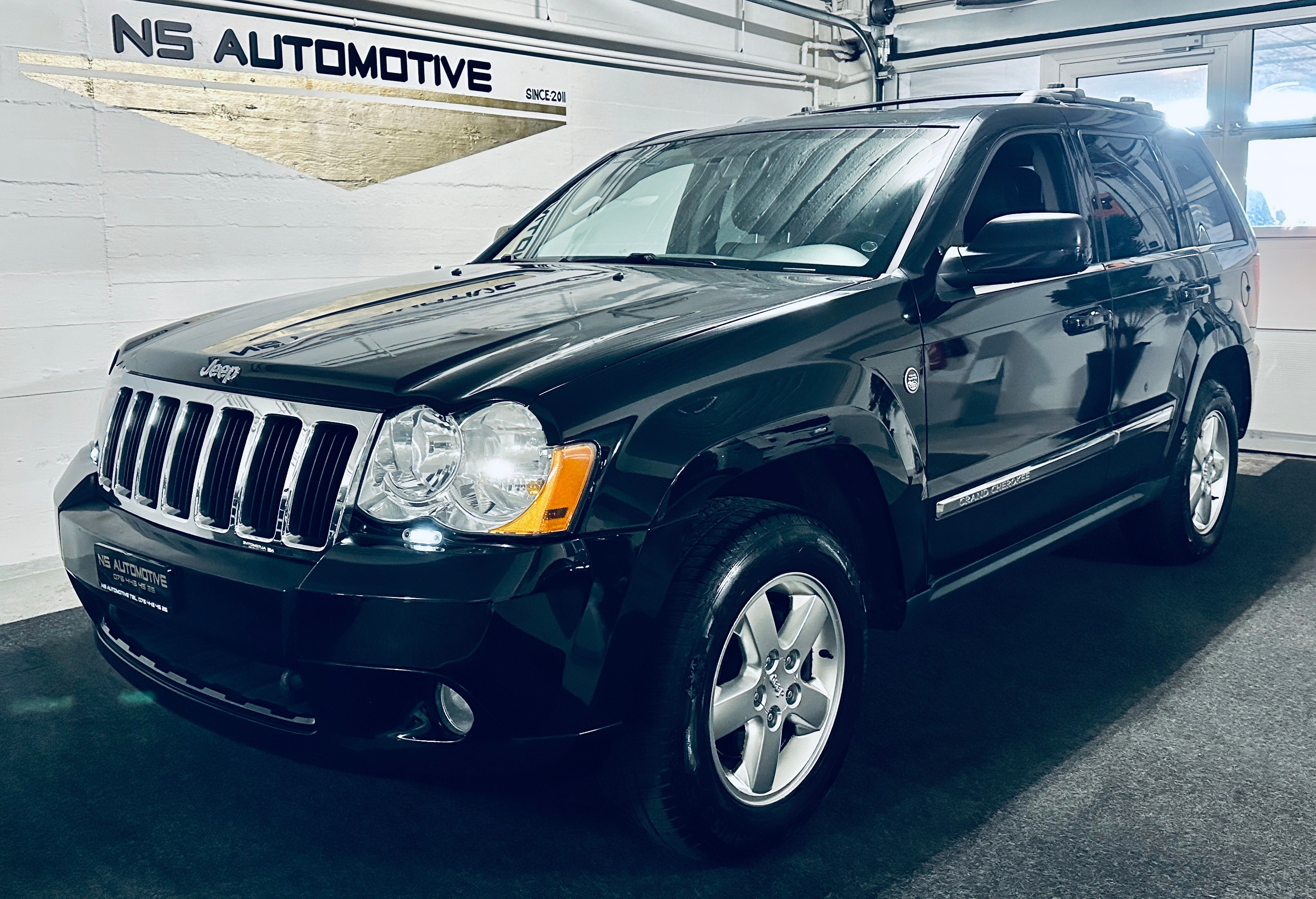 JEEP Grand Cherokee 5.7 HEMI Overland Automatic