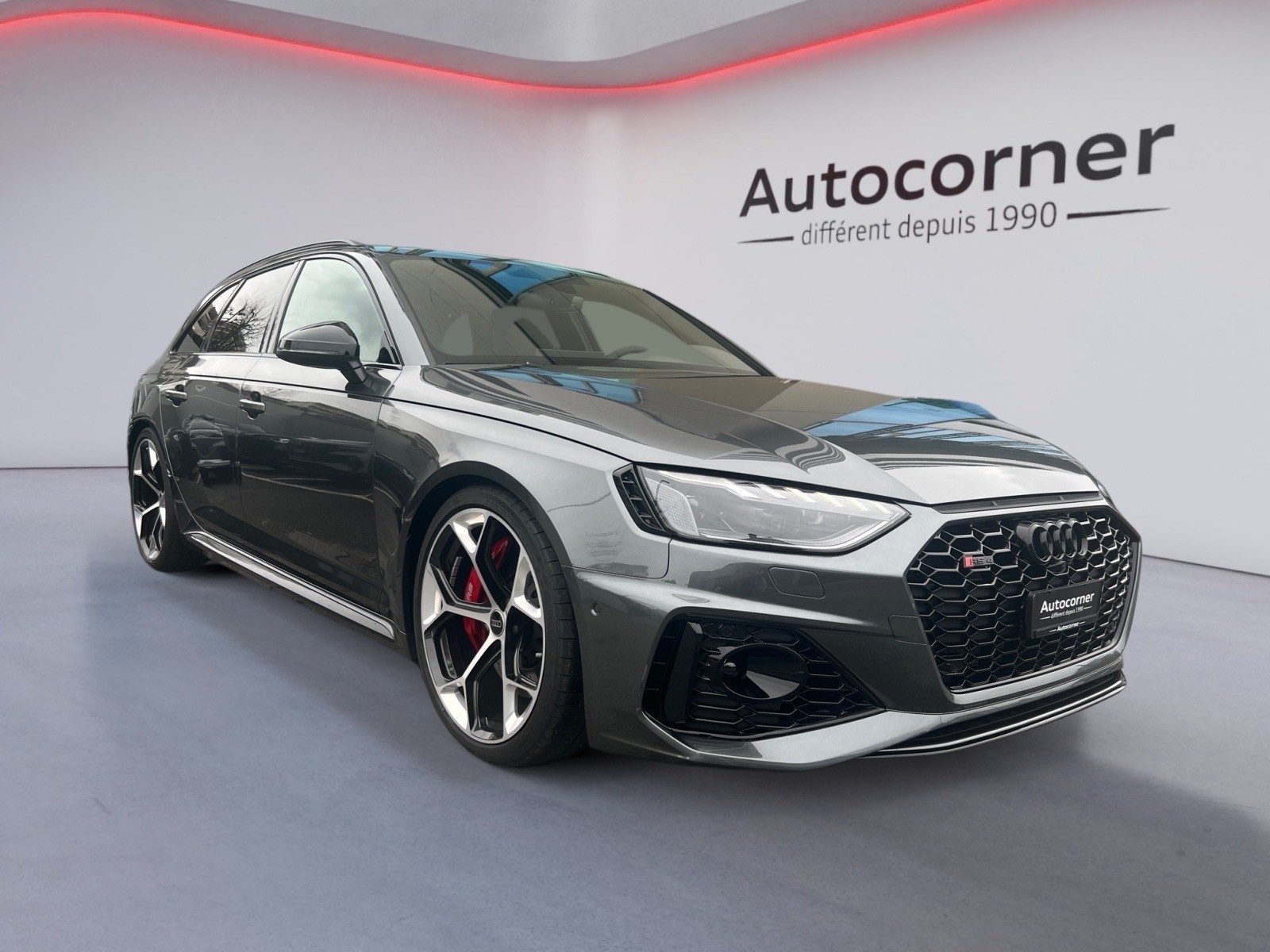 AUDI RS4 Avant quattro tiptronic