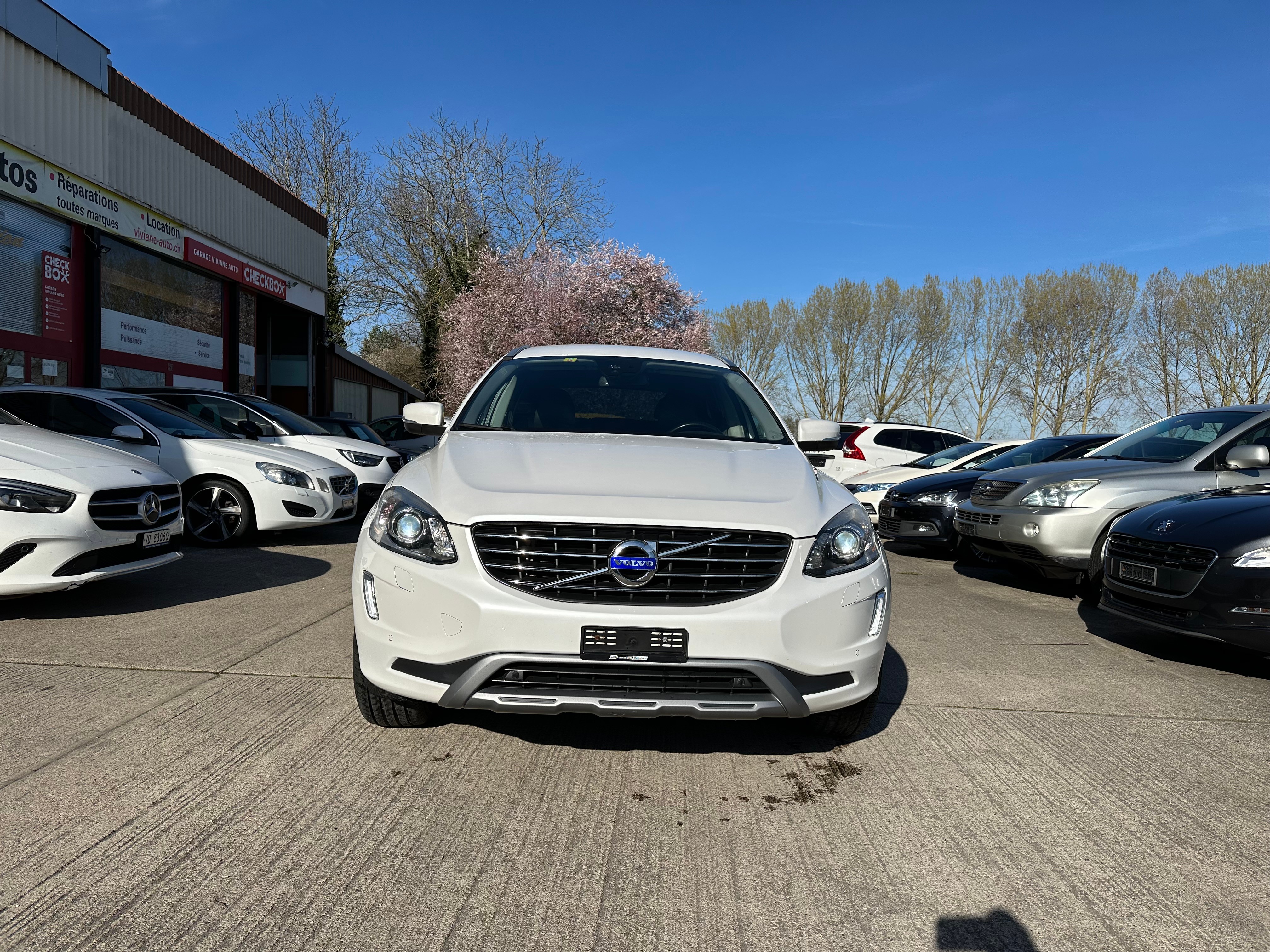 VOLVO XC60 D4 AWD Momentum Geartronic