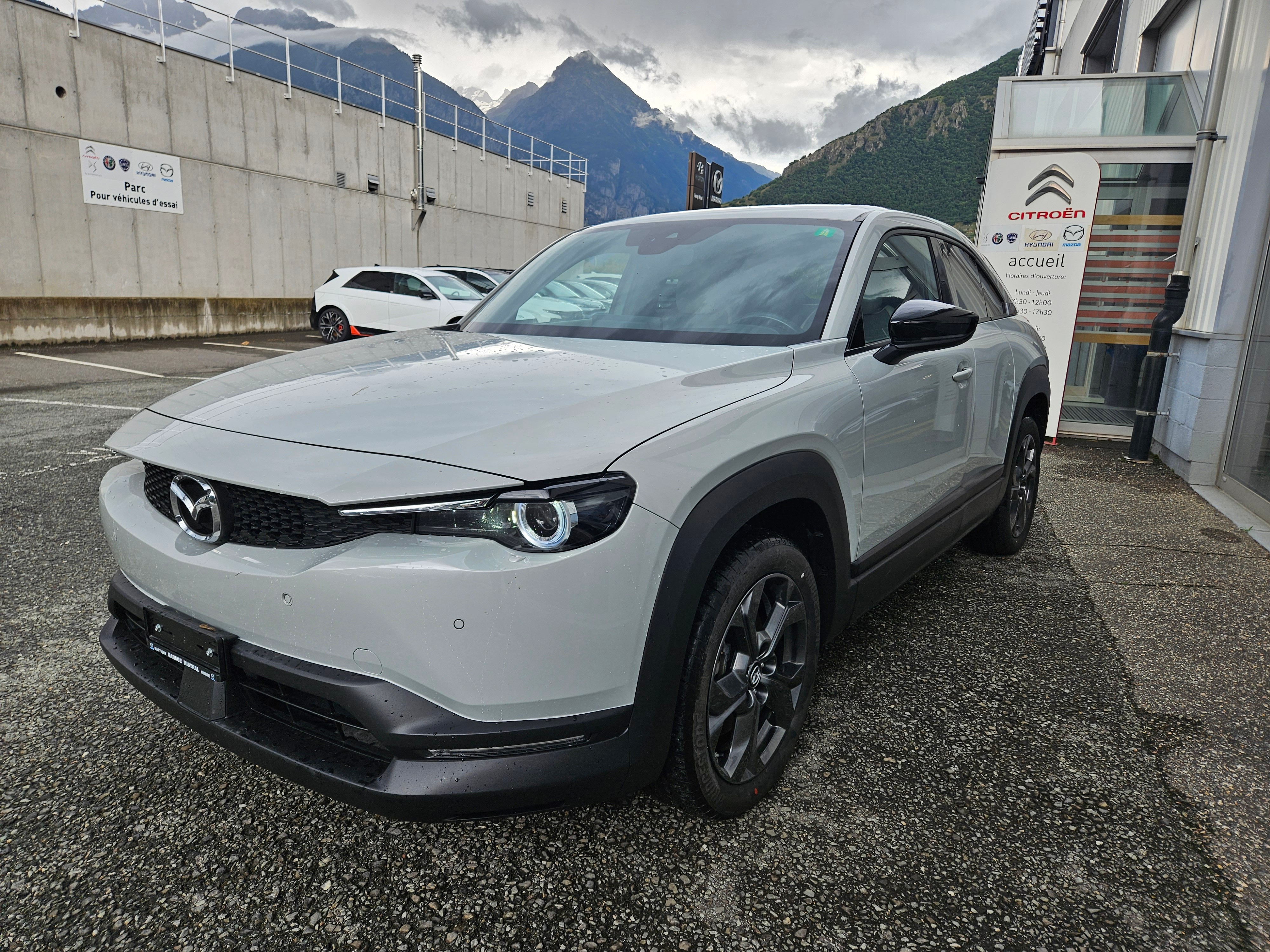 MAZDA MX-30 e-Skyactiv First Edition