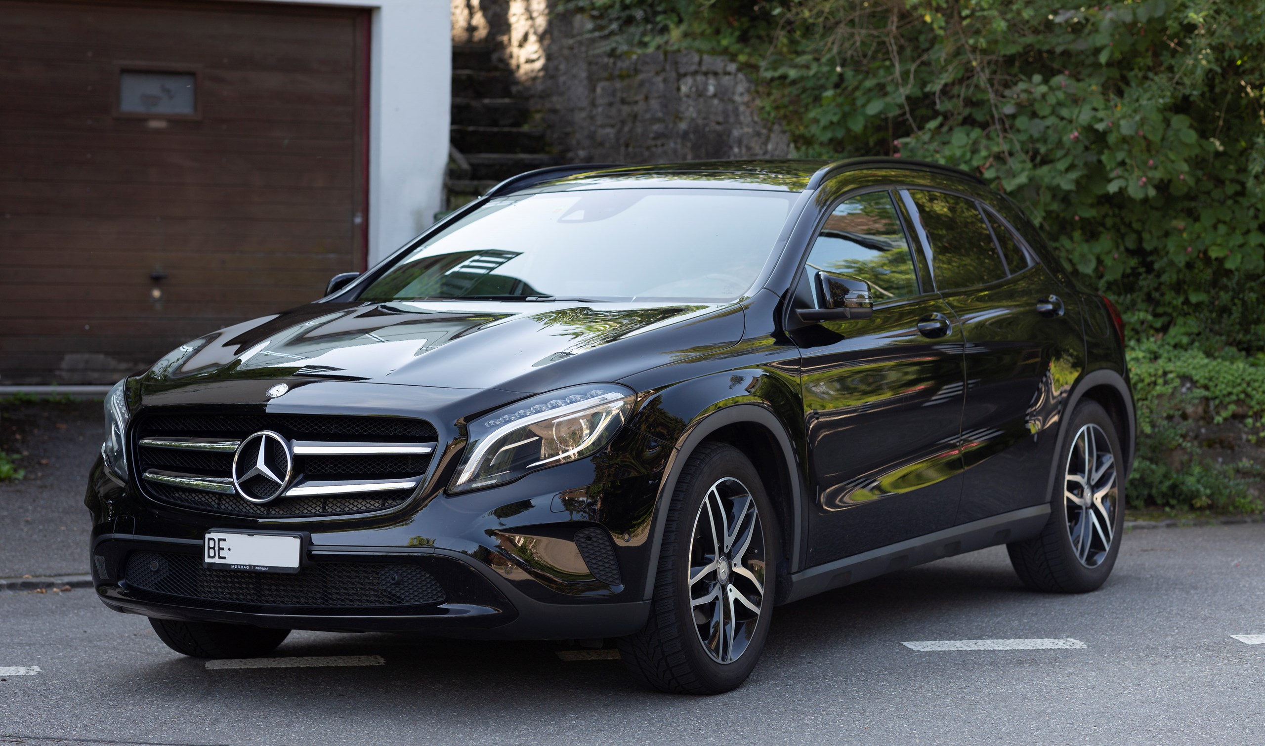 MERCEDES-BENZ GLA 200 Night Star 7G-DCT