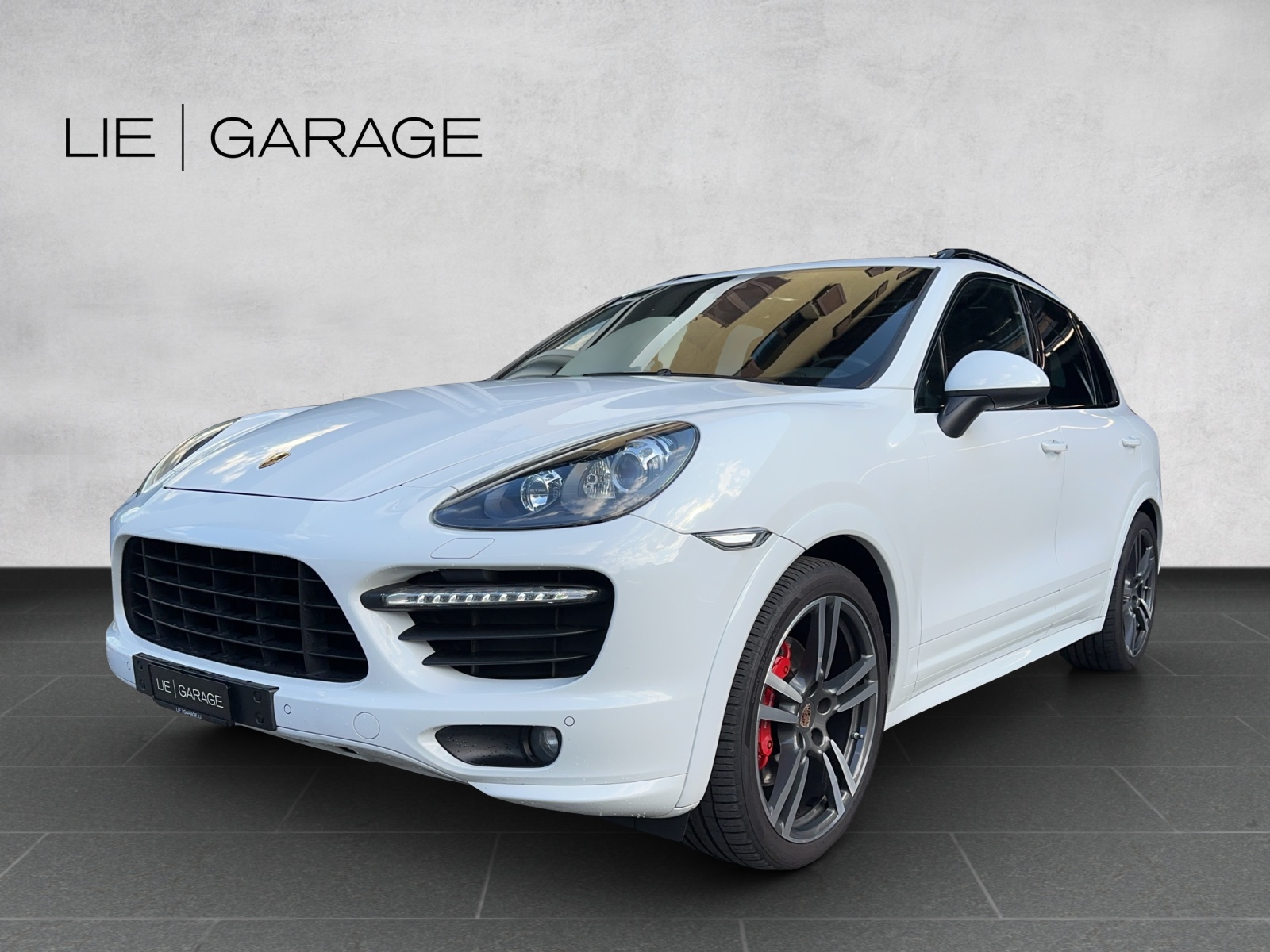 PORSCHE Cayenne GTS