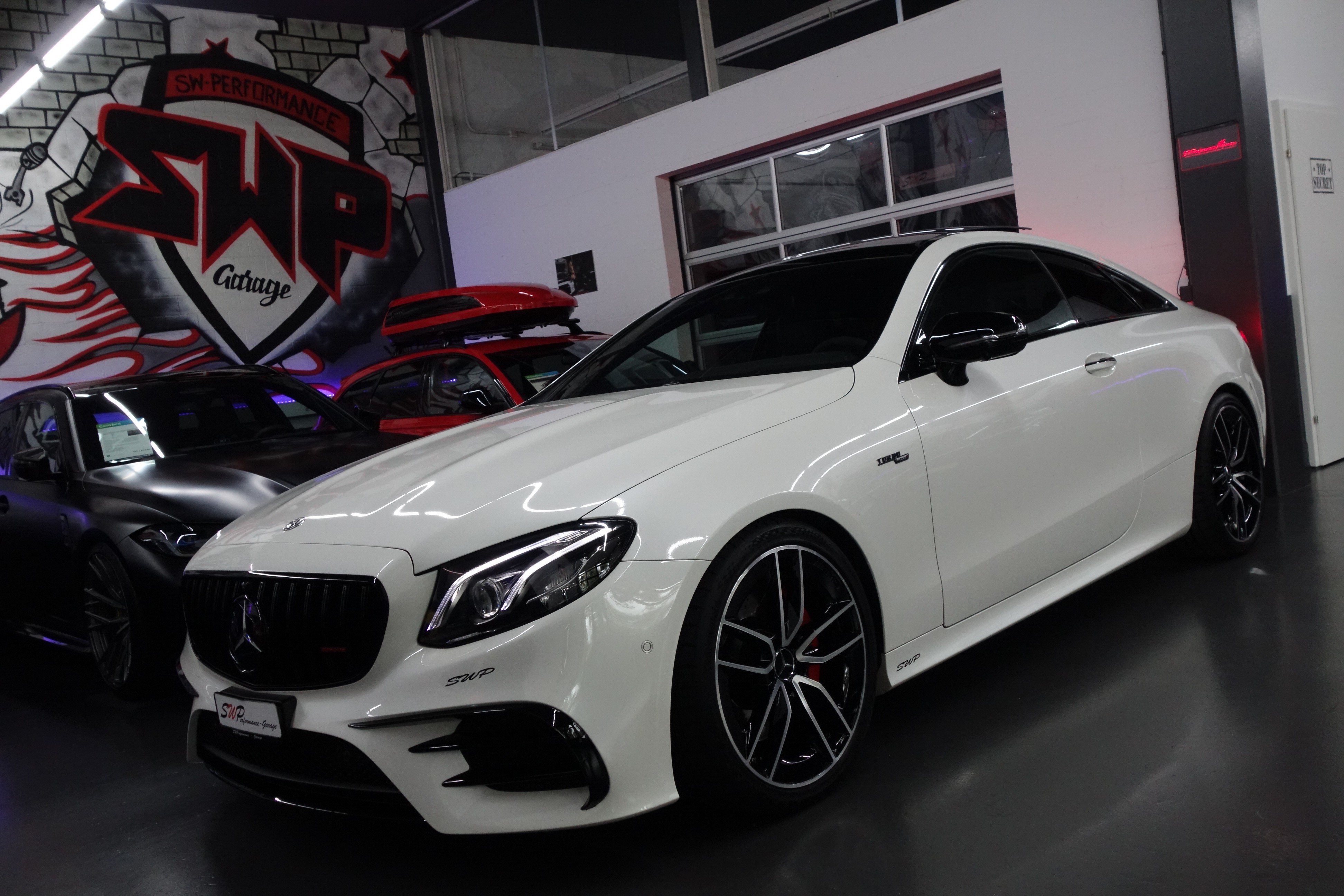 MERCEDES-BENZ E 53 COUPE AMG 4 MATIC+ 9G-TRONIC CH-FZ PERLWEISS FULL ON TOP