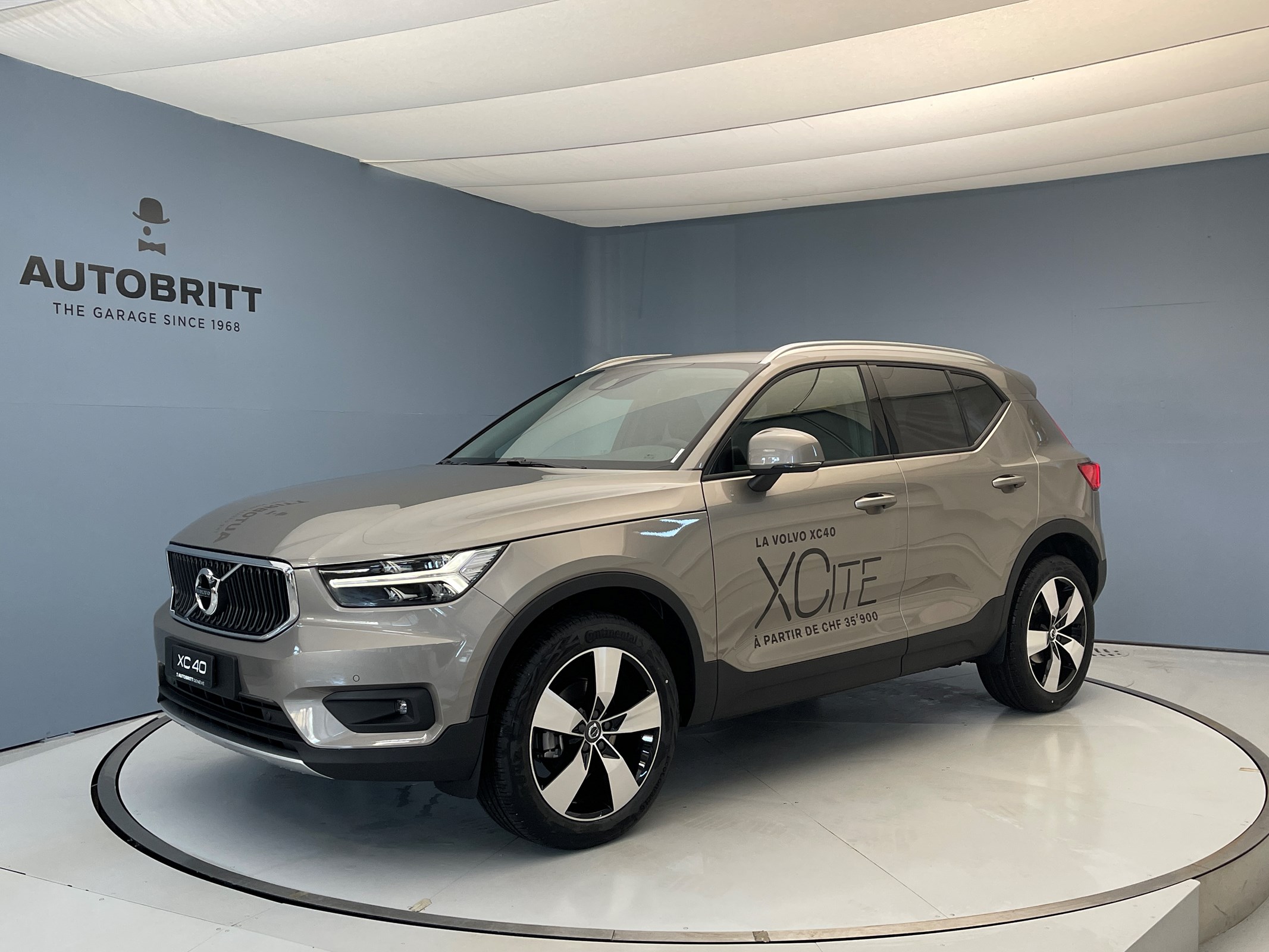 VOLVO XC40 T2 Momentum Geartronic