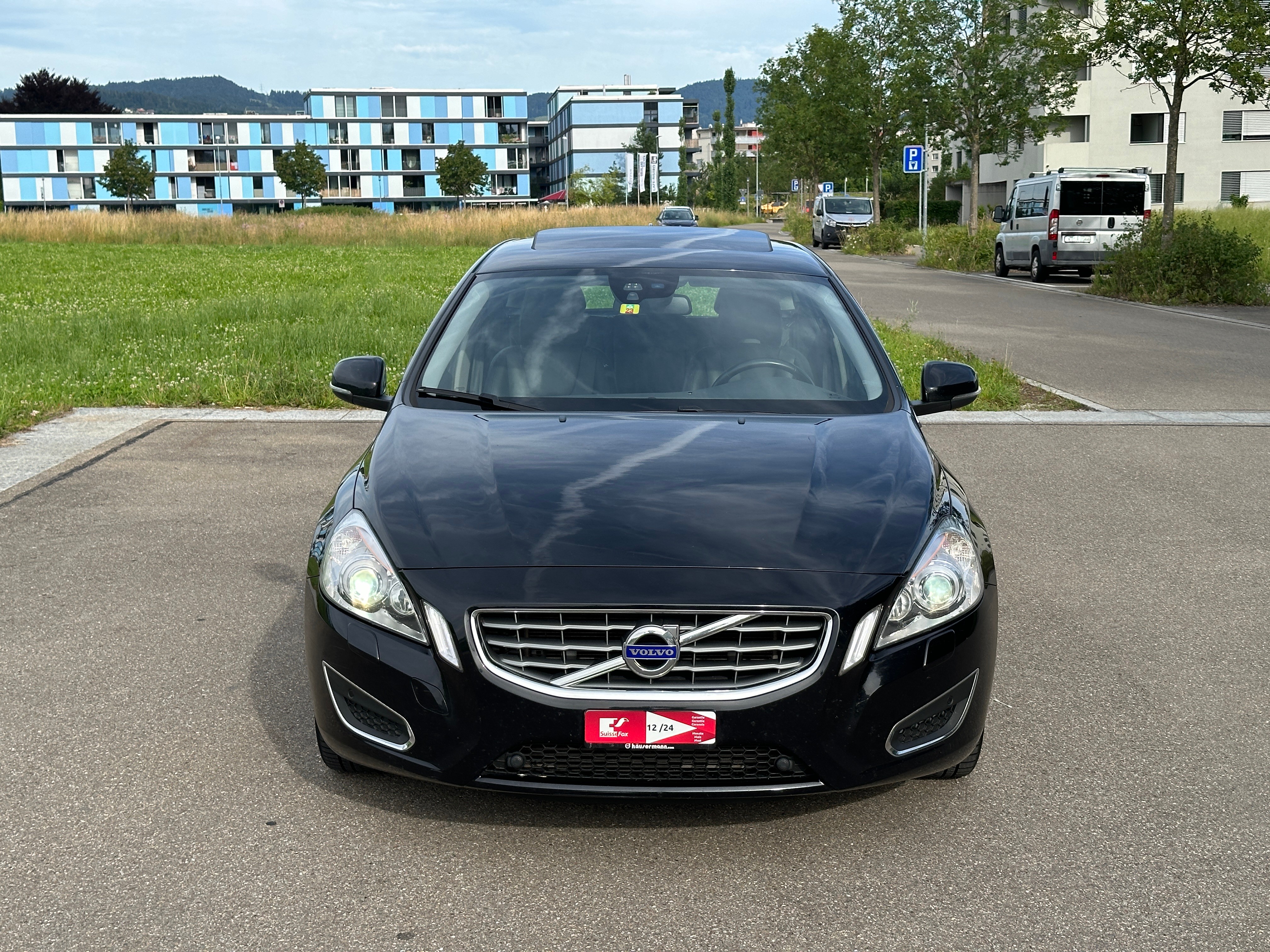 VOLVO V60 D3 Summum Geartronic