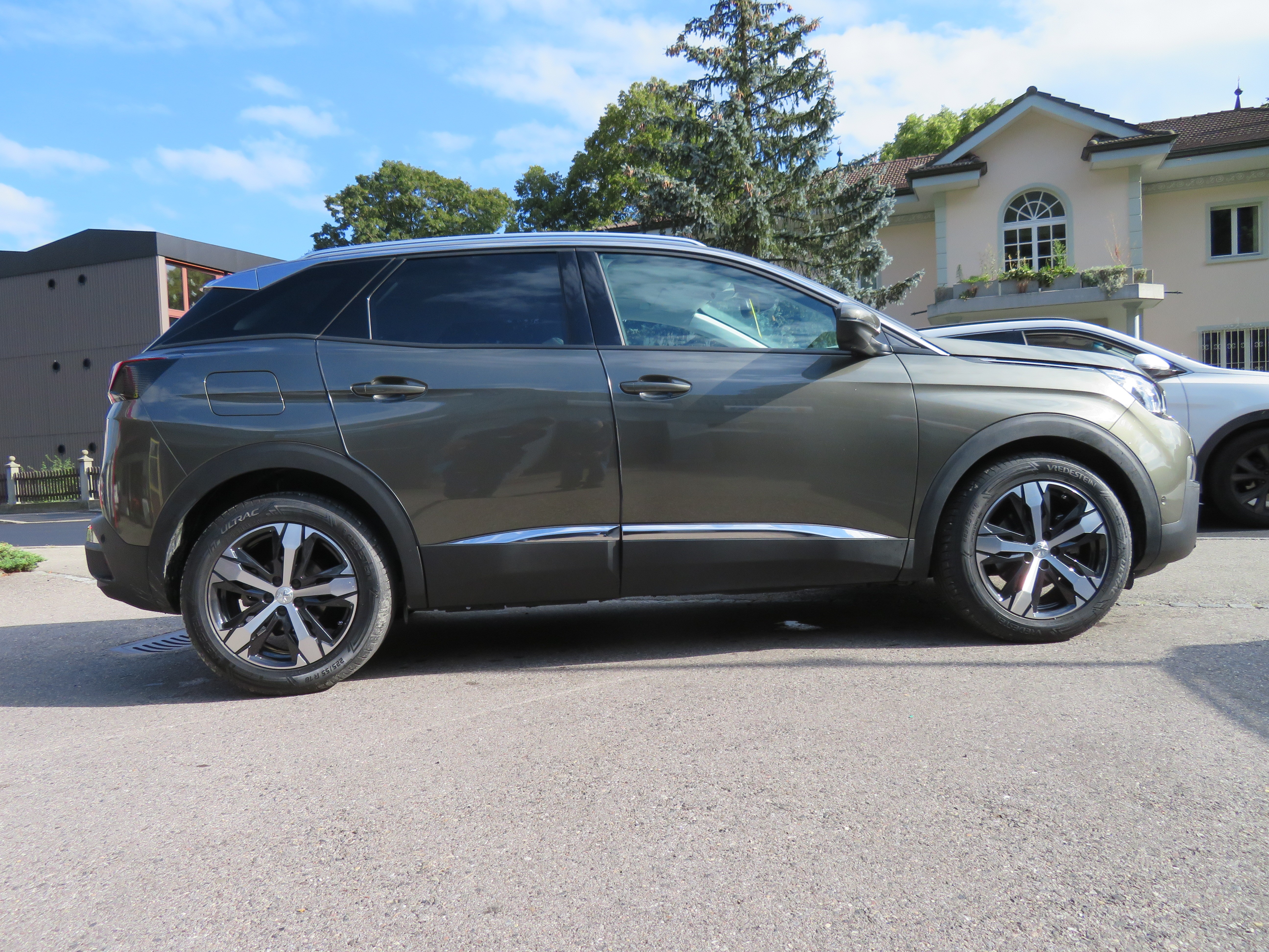 PEUGEOT 3008 1.2 PureTech Allure EAT