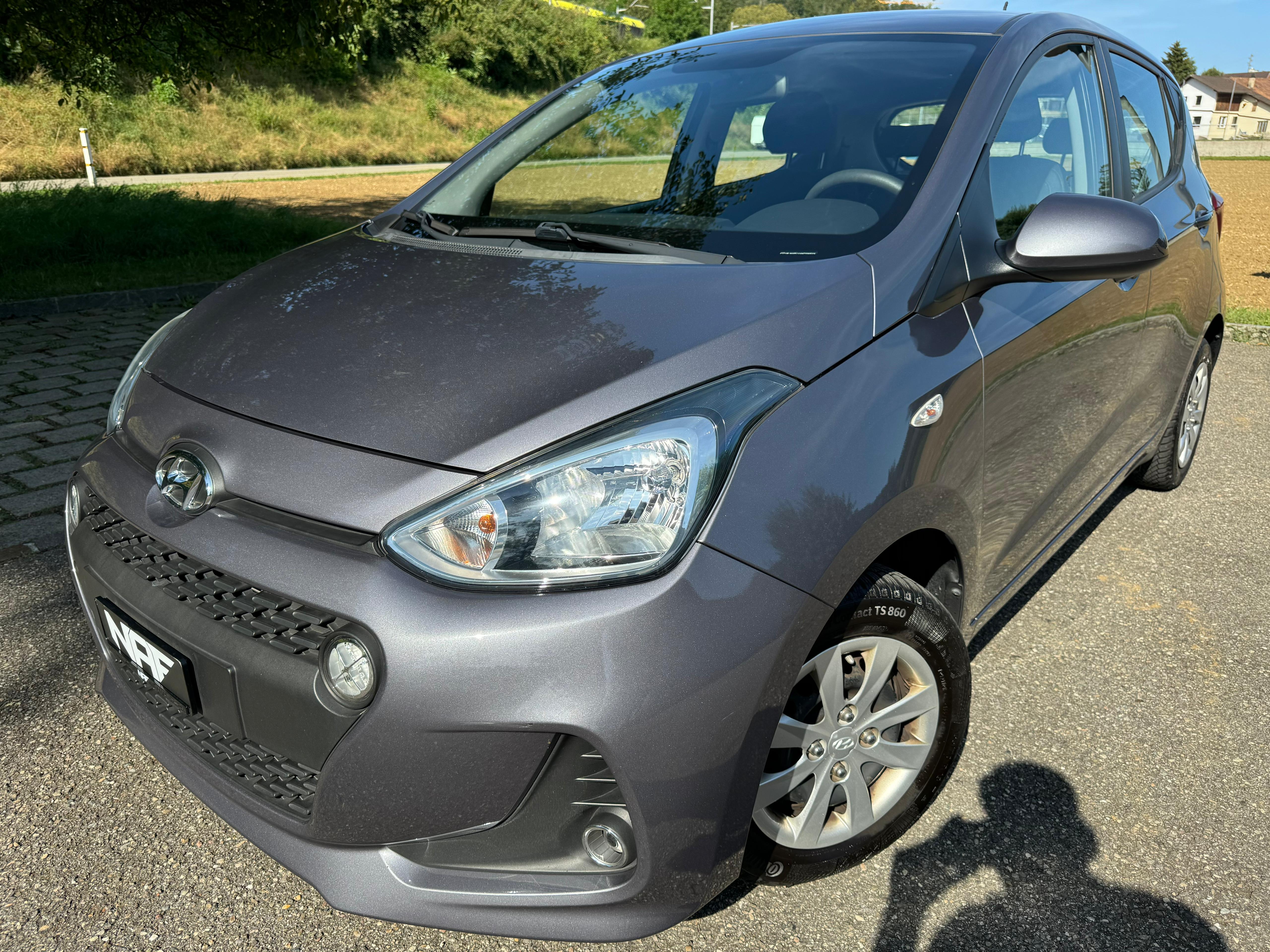 HYUNDAI i10 1.0 Amplia