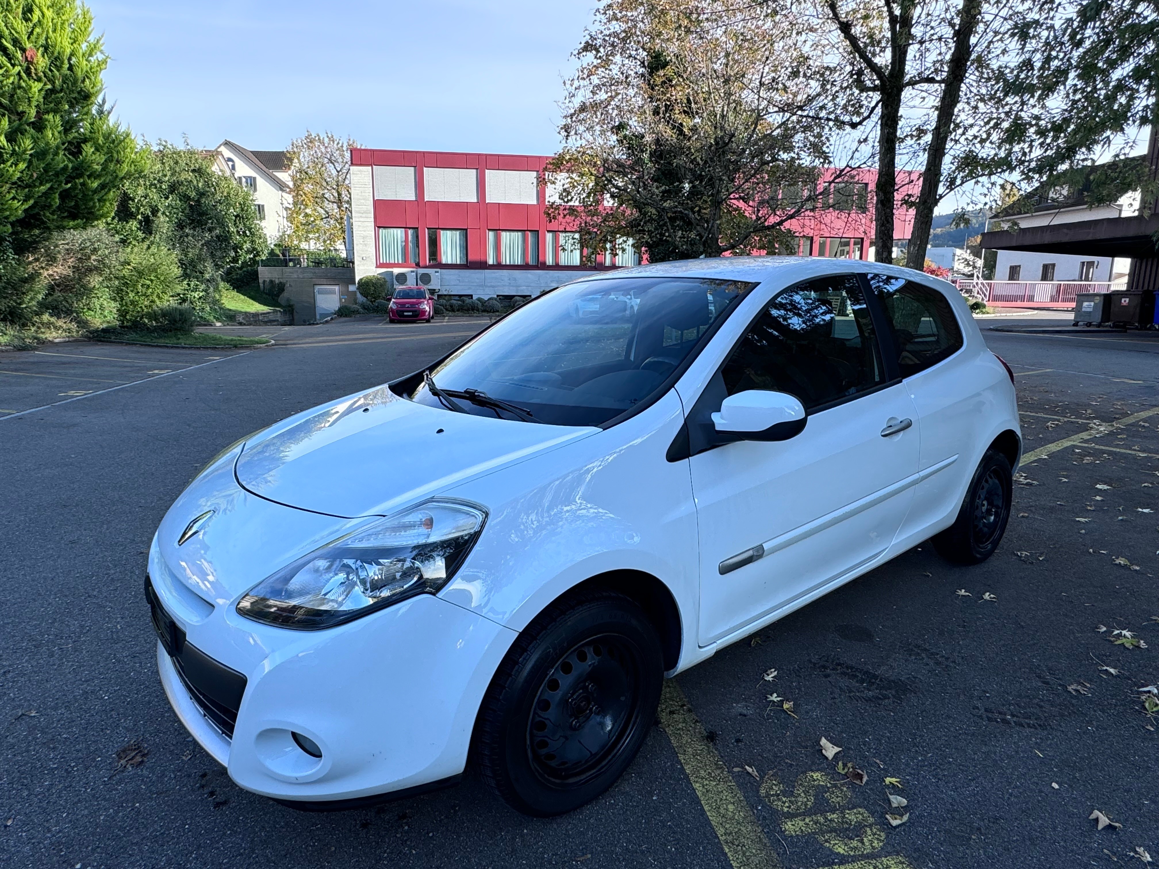 RENAULT Clio 1.2 16V Authentique