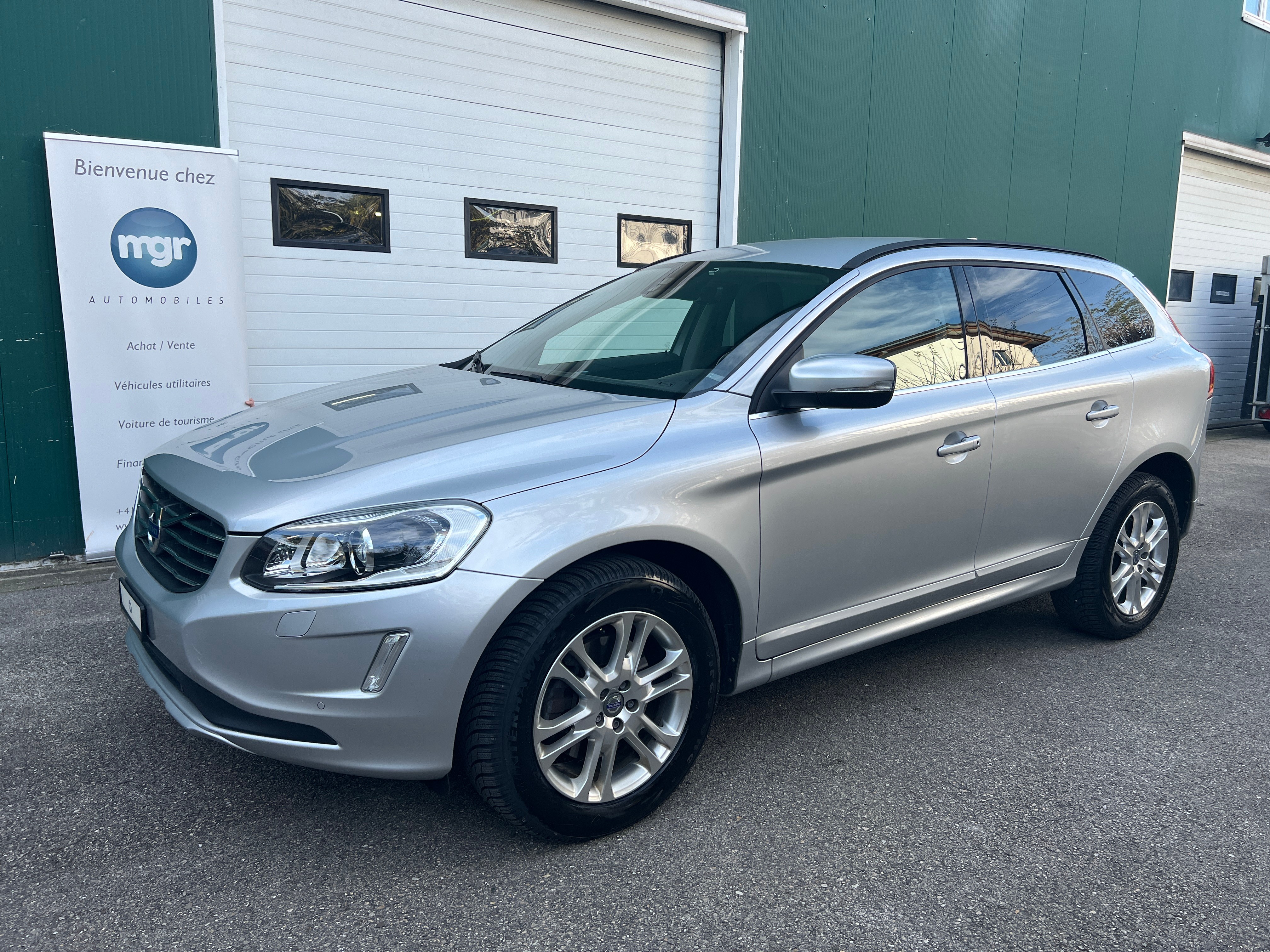 VOLVO XC60 D5 AWD Momentum Geartronic