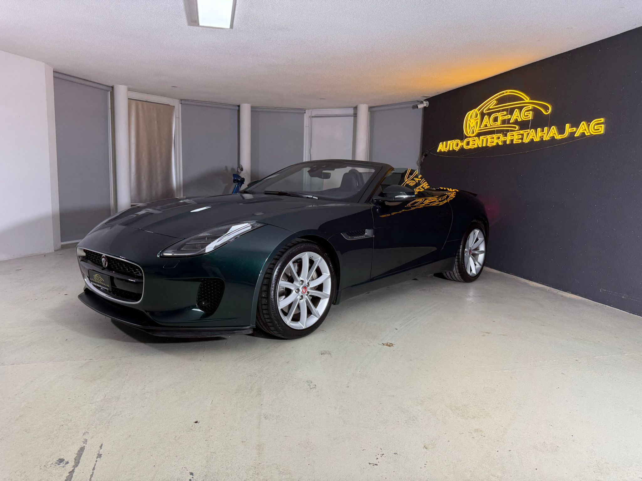 JAGUAR F-Type Convertible 2.0 I4 R-Dynamik Automatik