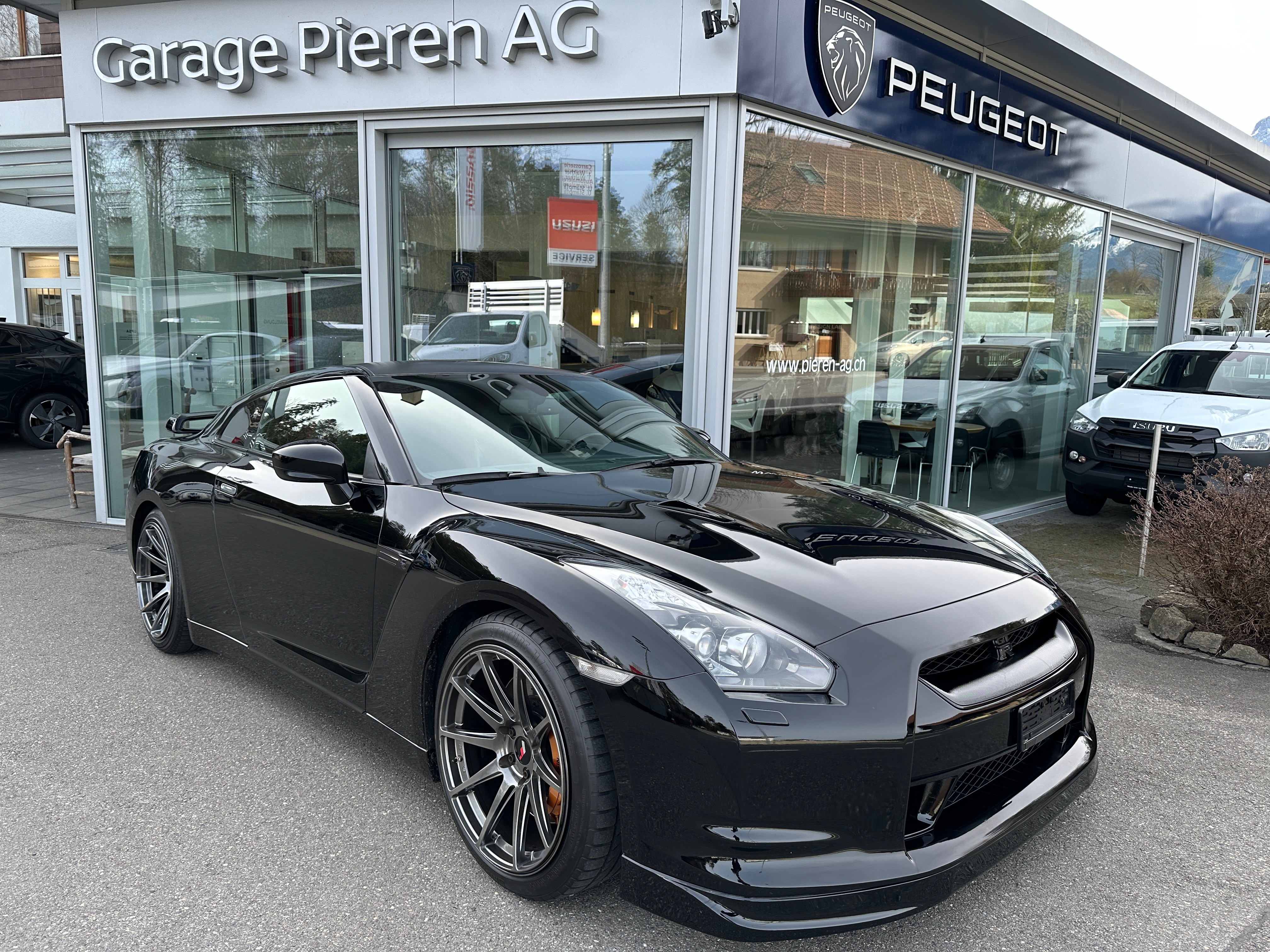 NISSAN GT-R 3.8 V6 BiT Black Ed.