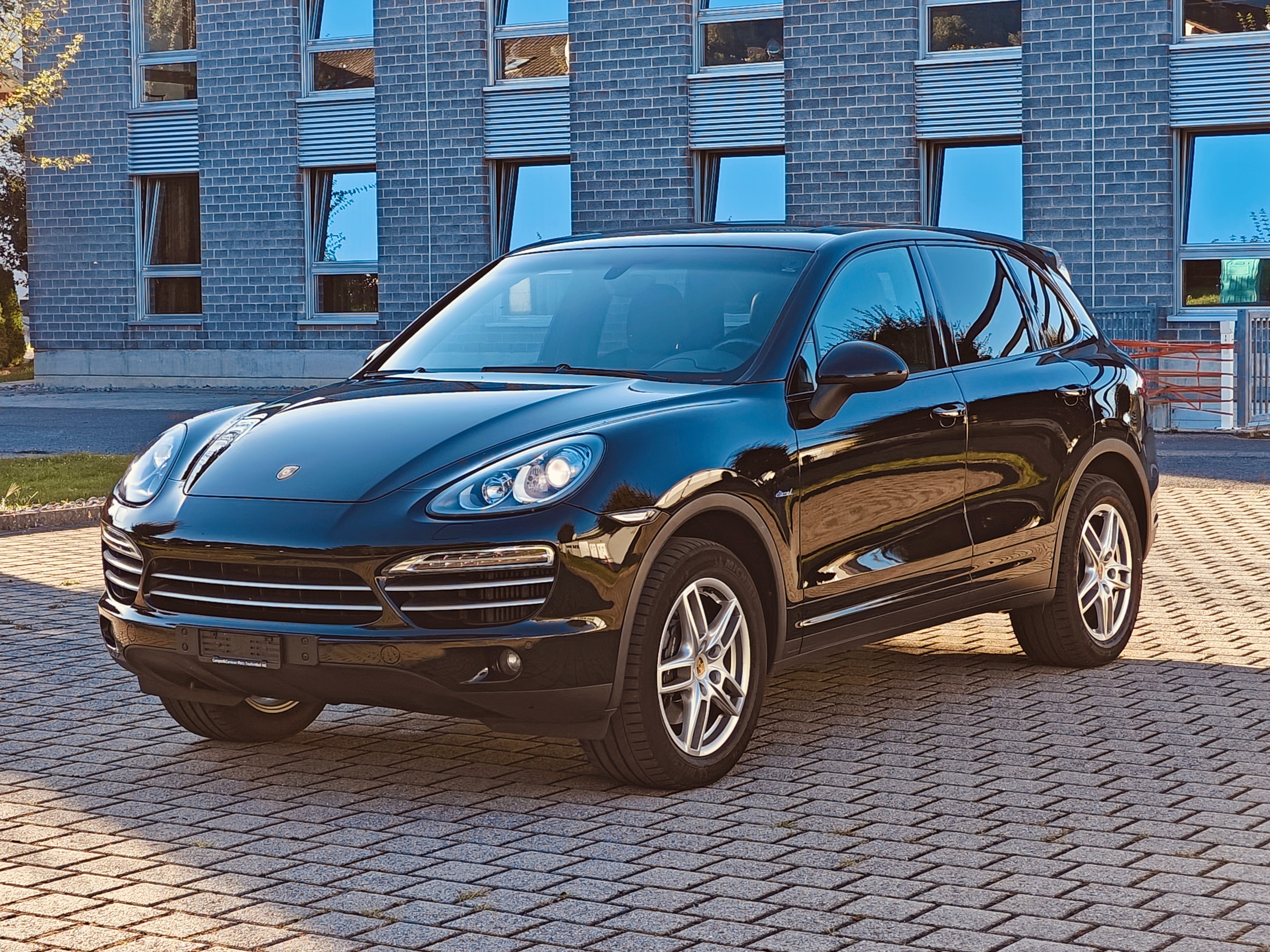 PORSCHE CAYENNE PLATINUM EDITION