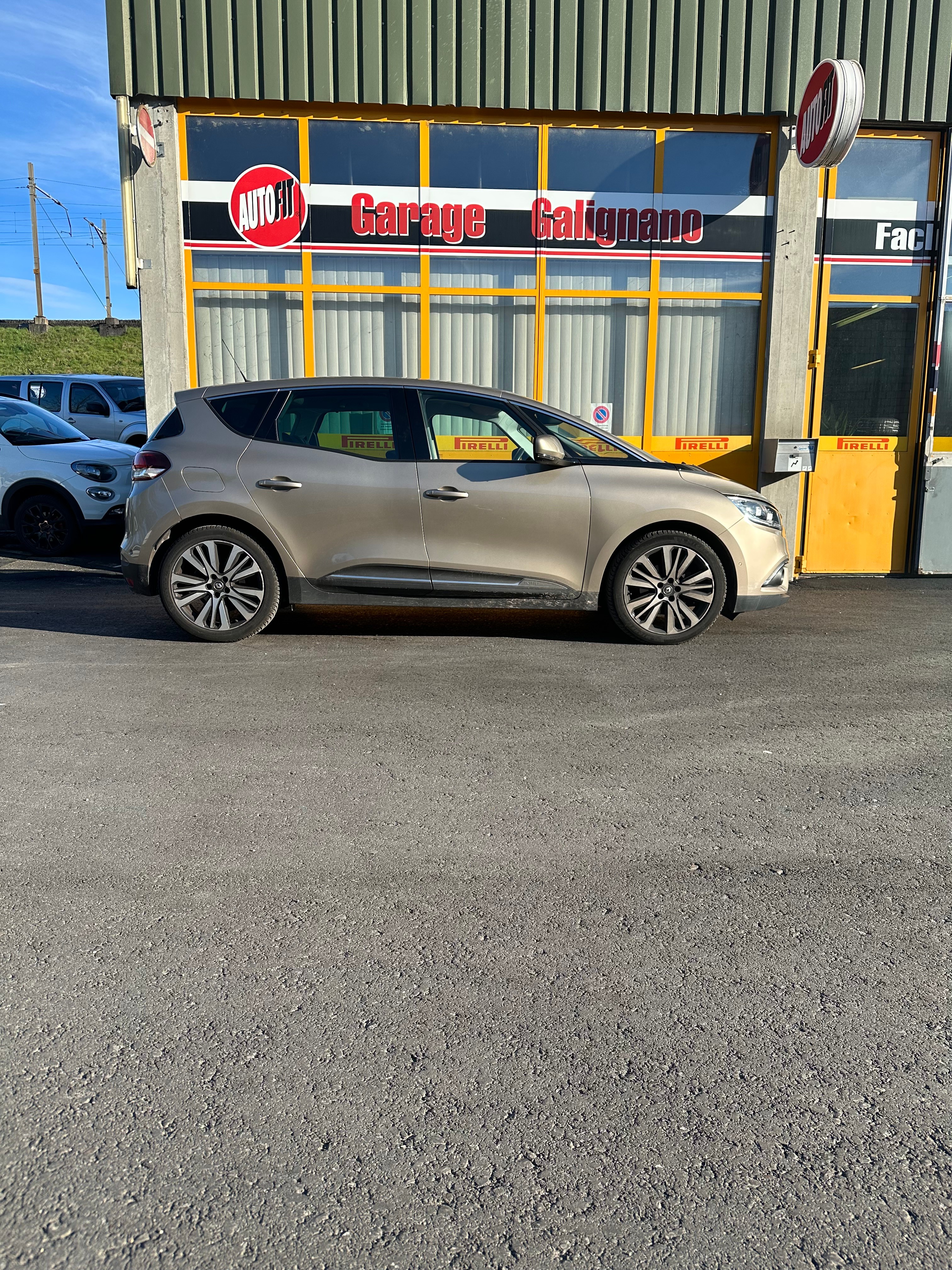 RENAULT Scénic 1.6 dCi Initiale Paris EDC