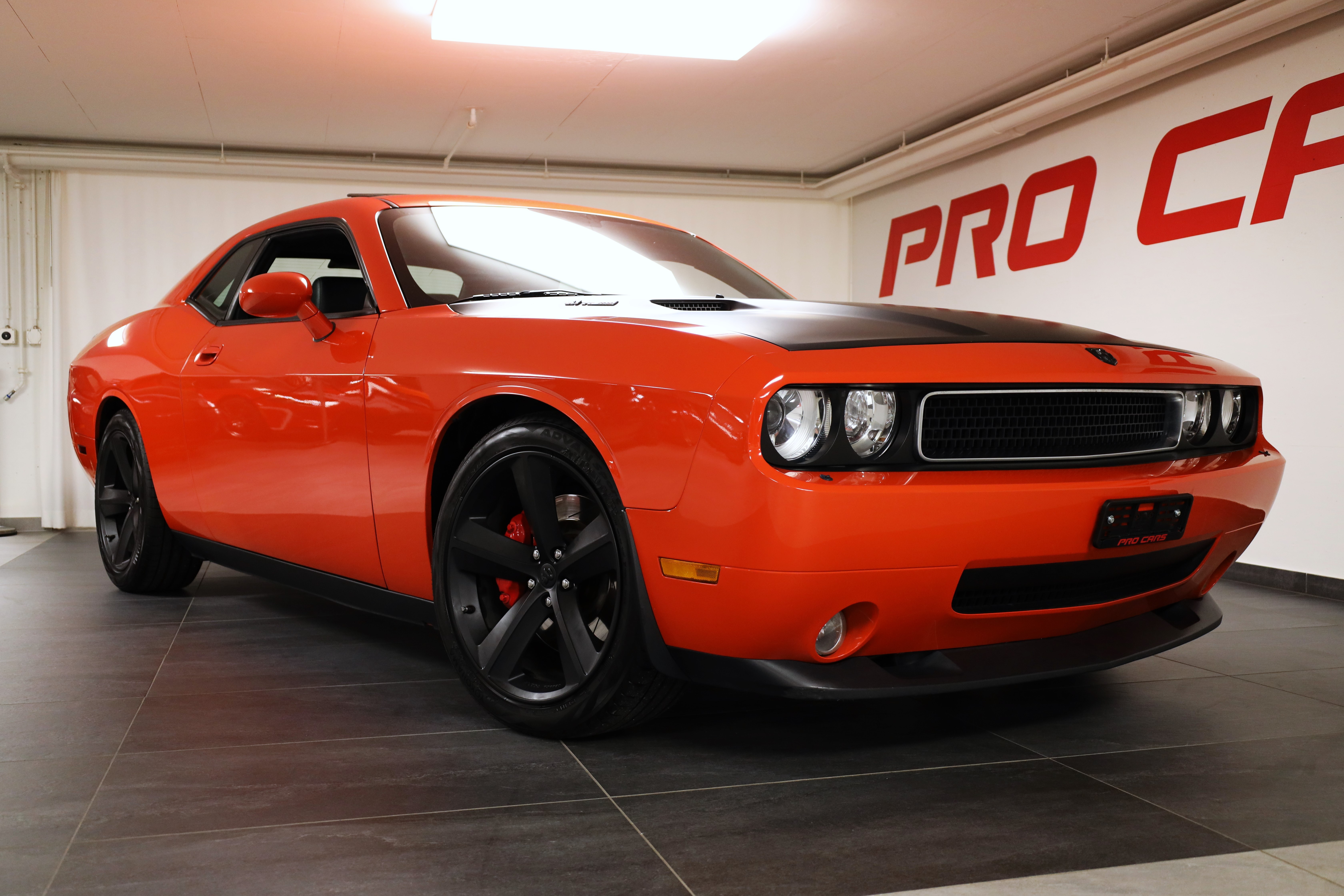 DODGE Challenger SRT8 6.1 HEMI